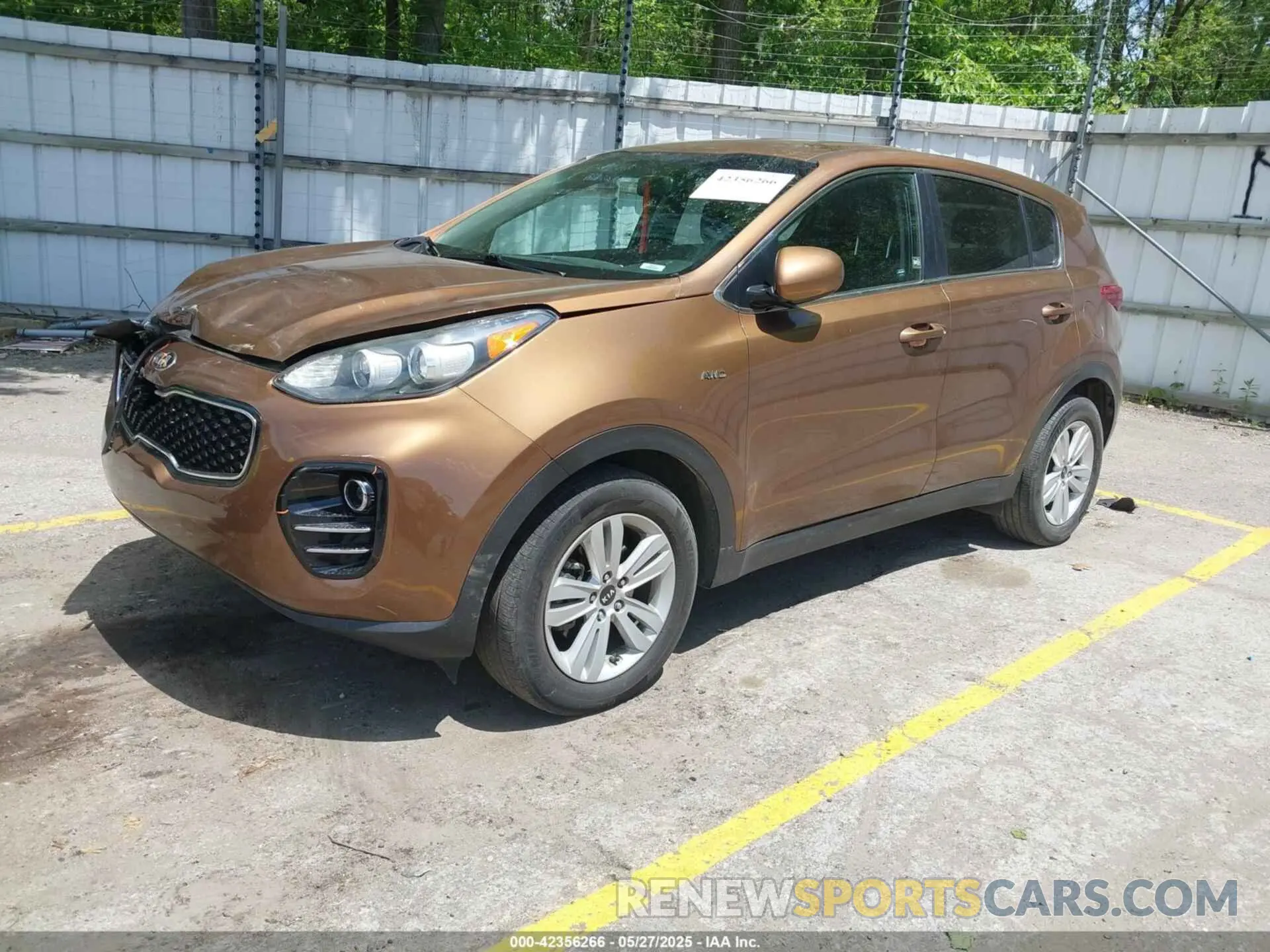 2 fotografías del automóvil dañado KNDPMCAC1K7615602 KIA SPORTAGE 2019