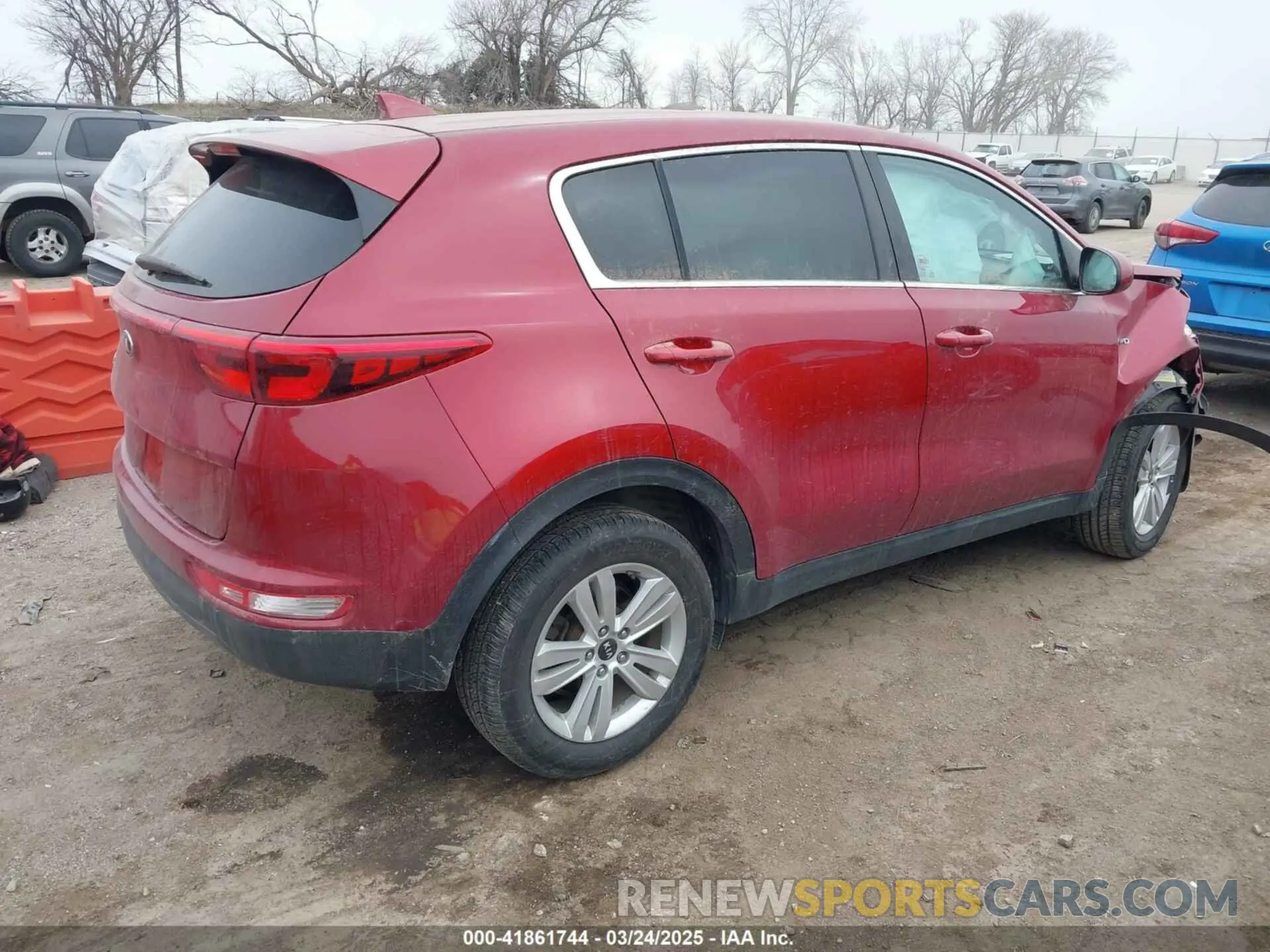 4 fotografías del automóvil dañado KNDPMCAC2K7530493 KIA SPORTAGE 2019