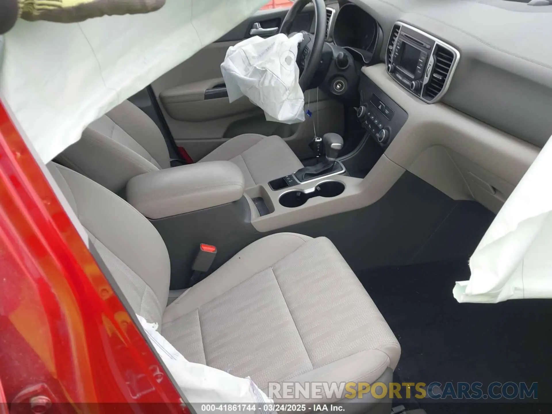 5 fotografías del automóvil dañado KNDPMCAC2K7530493 KIA SPORTAGE 2019