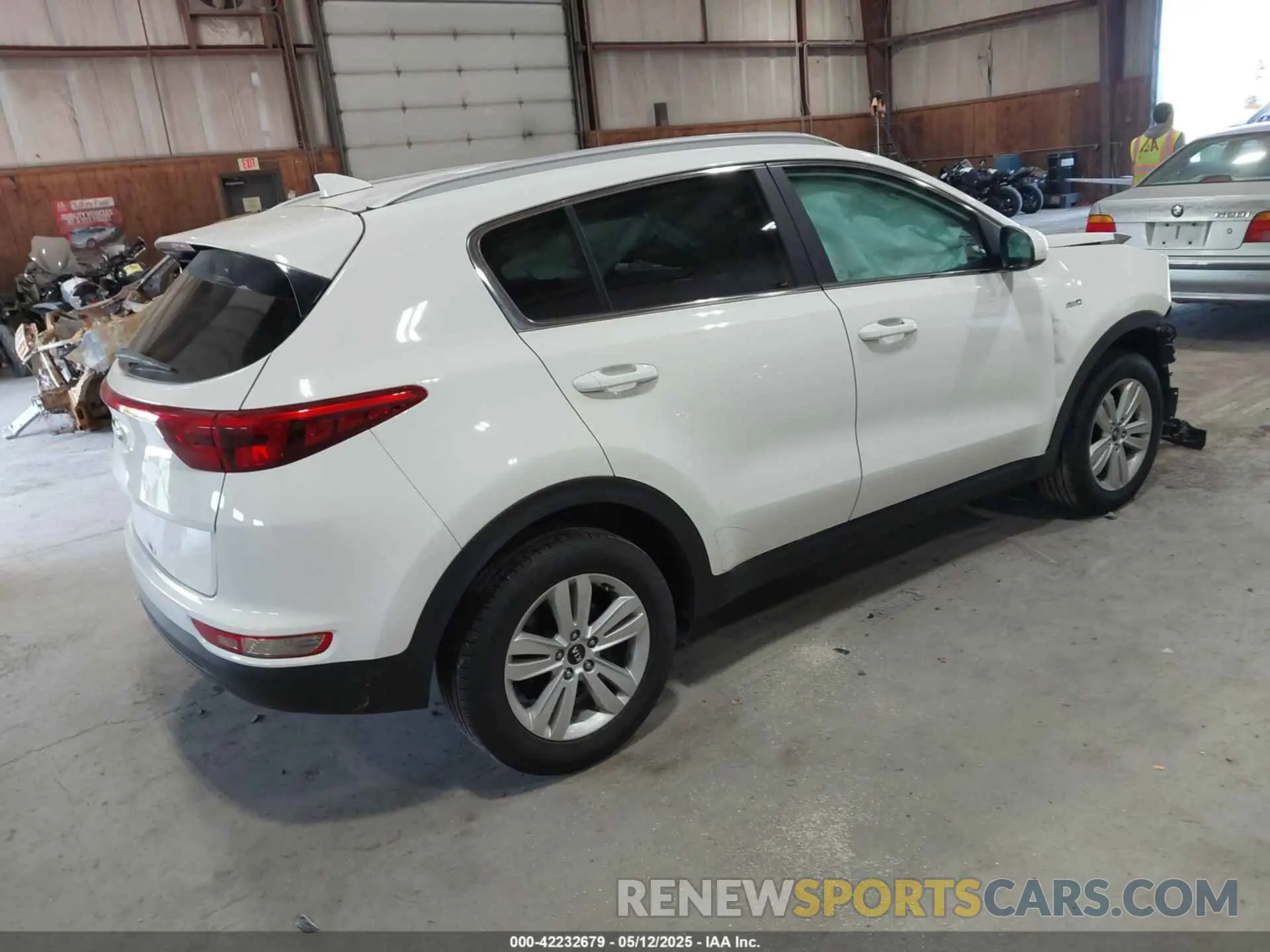 4 fotografías del automóvil dañado KNDPMCAC2K7602650 KIA SPORTAGE 2019