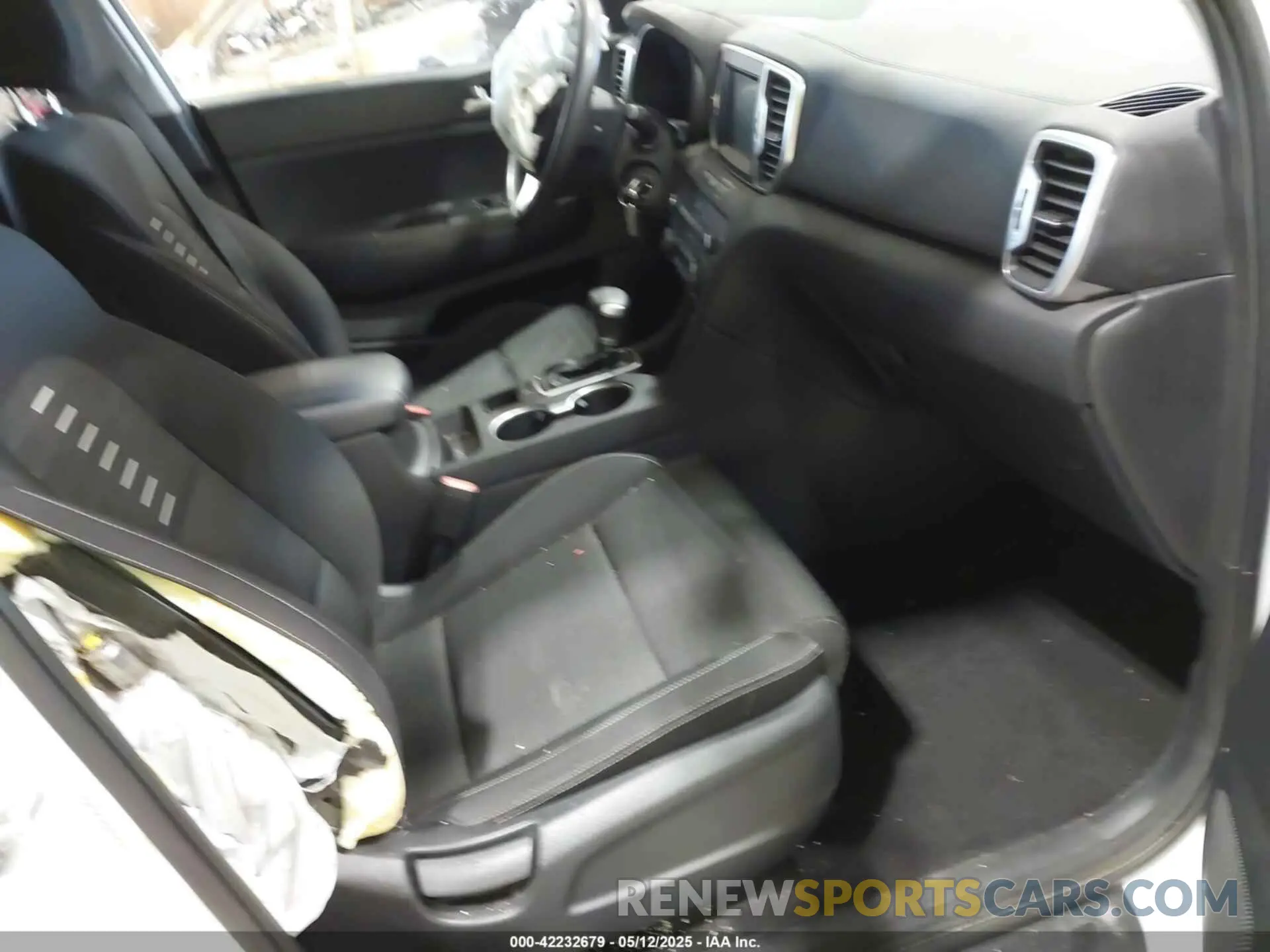 5 fotografías del automóvil dañado KNDPMCAC2K7602650 KIA SPORTAGE 2019