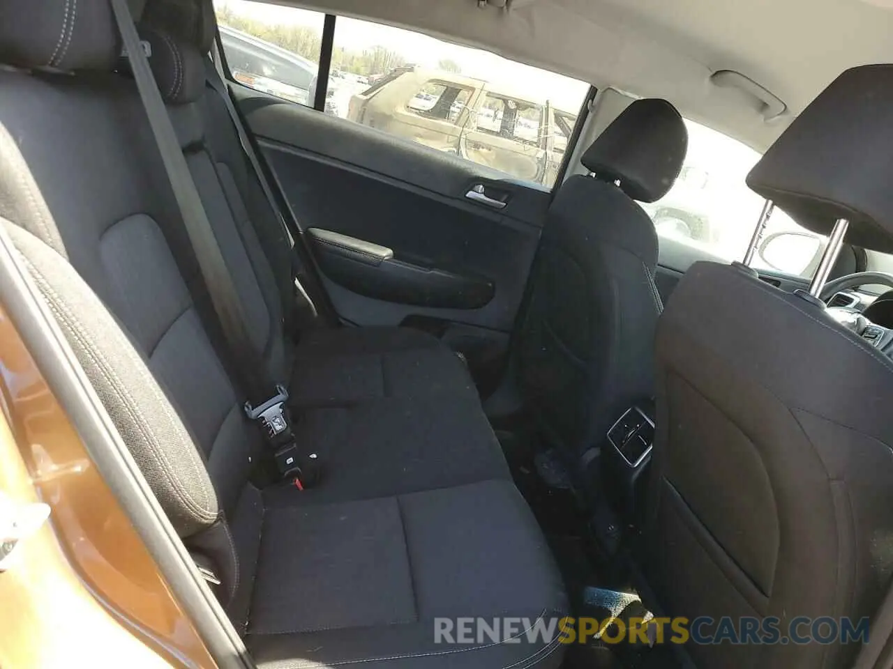 10 fotografías del automóvil dañado KNDPMCAC2K7611039 KIA SPORTAGE 2019