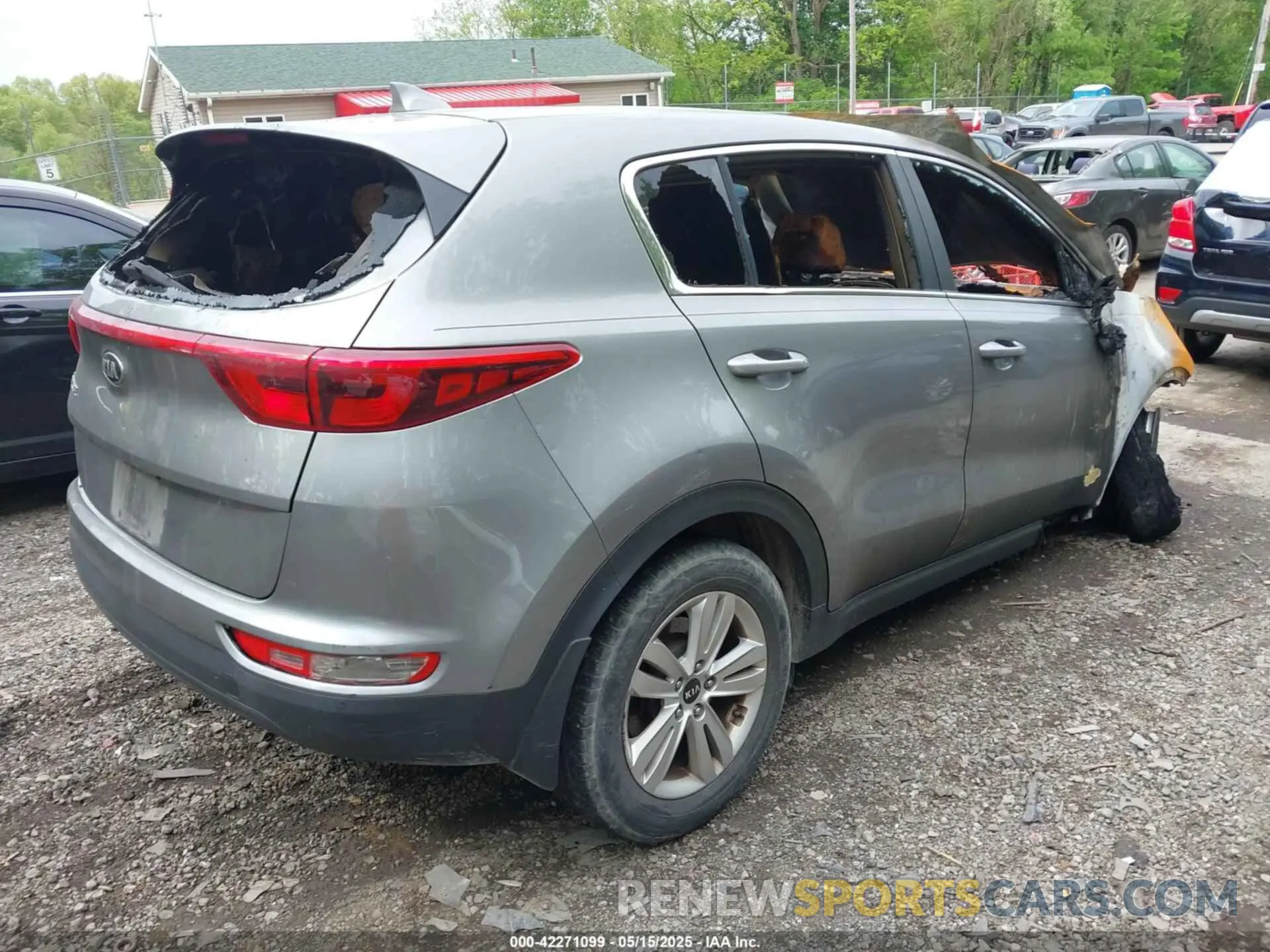 4 fotografías del automóvil dañado KNDPMCAC3K7609994 KIA SPORTAGE 2019