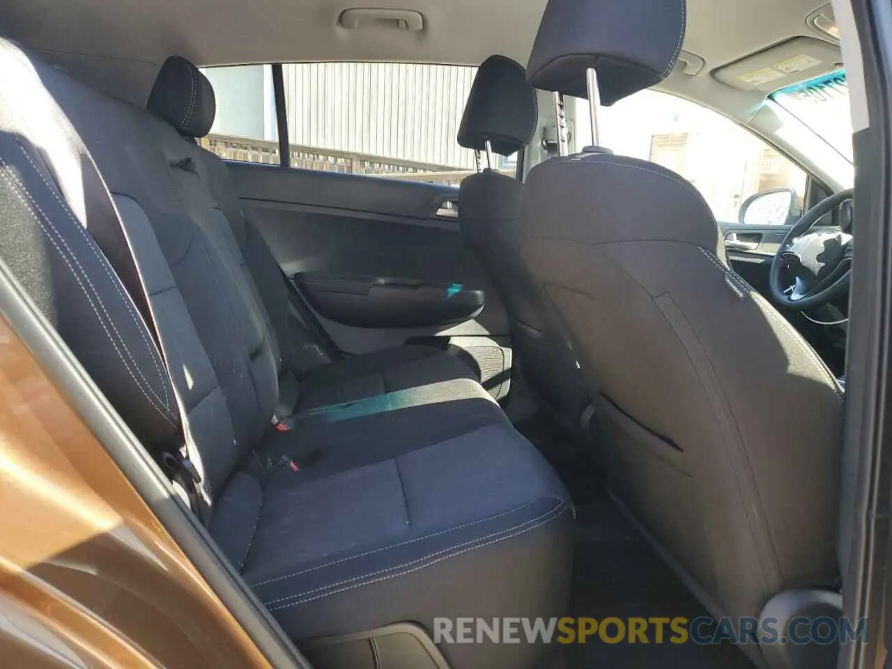 11 fotografías del automóvil dañado KNDPMCAC5K7626554 KIA SPORTAGE 2019