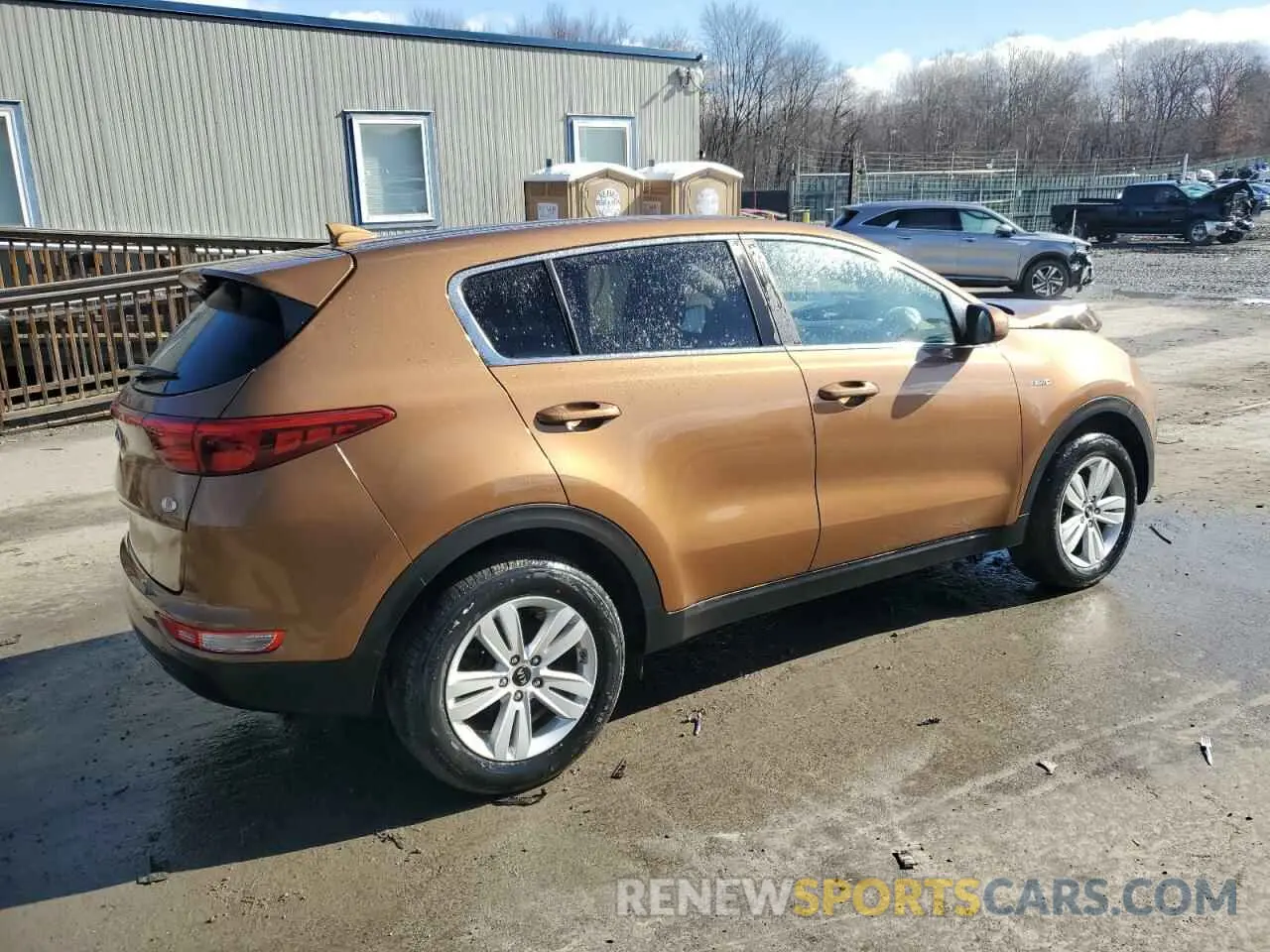 3 fotografías del automóvil dañado KNDPMCAC5K7626554 KIA SPORTAGE 2019