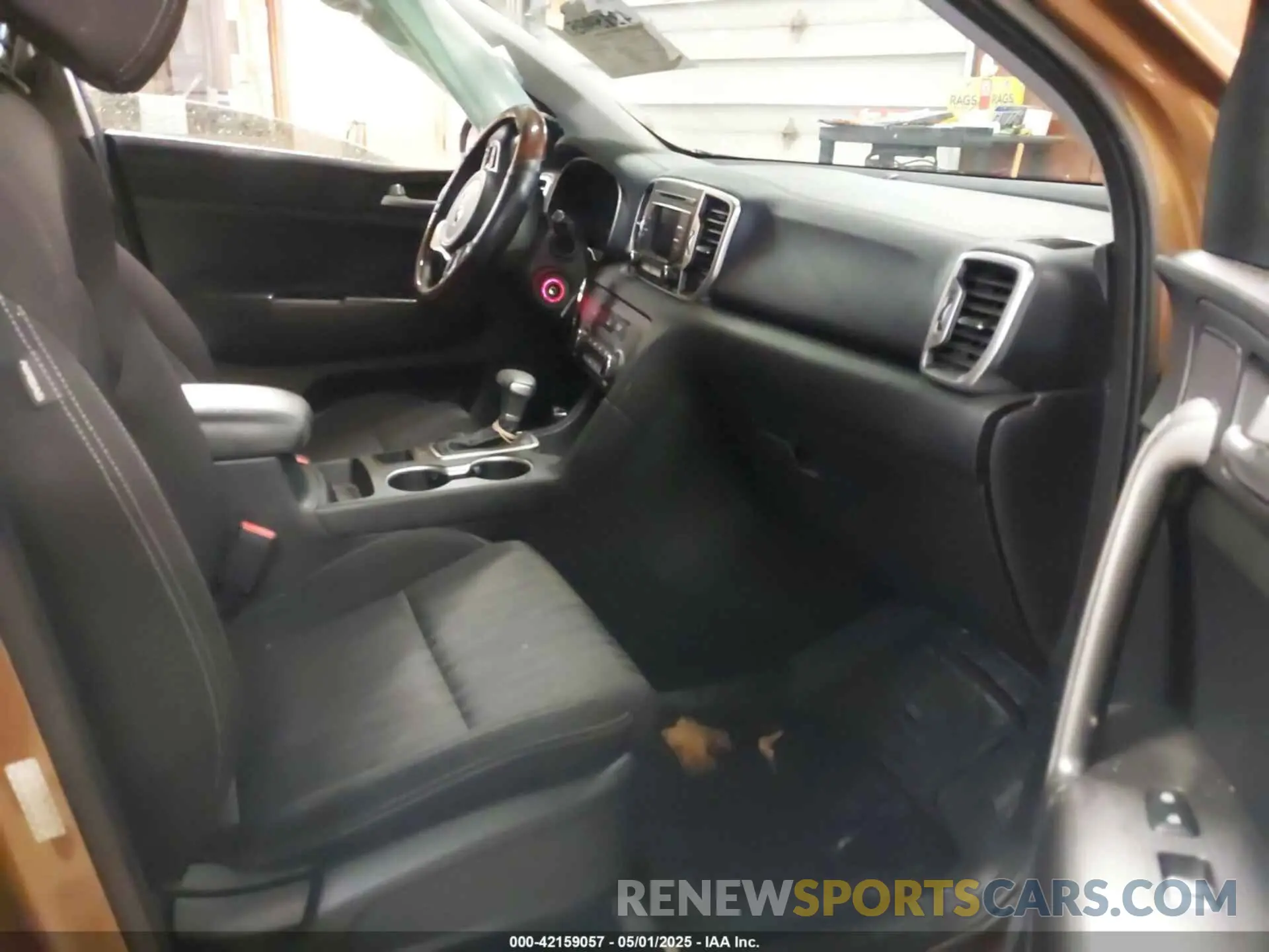5 fotografías del automóvil dañado KNDPMCAC6K7568549 KIA SPORTAGE 2019