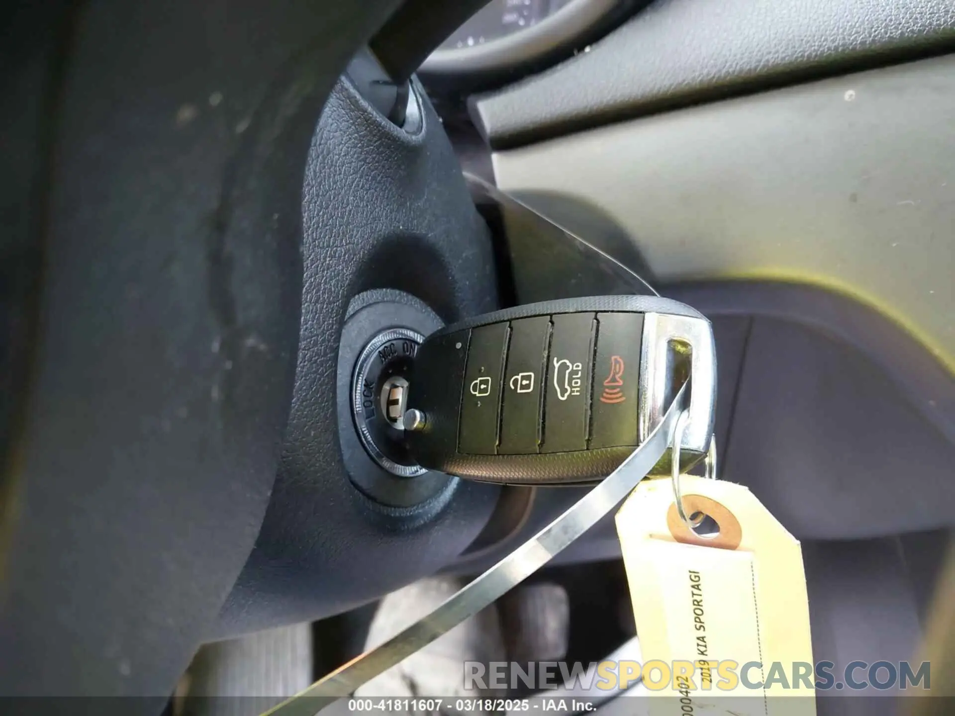 11 fotografías del automóvil dañado KNDPMCAC6K7616101 KIA SPORTAGE 2019