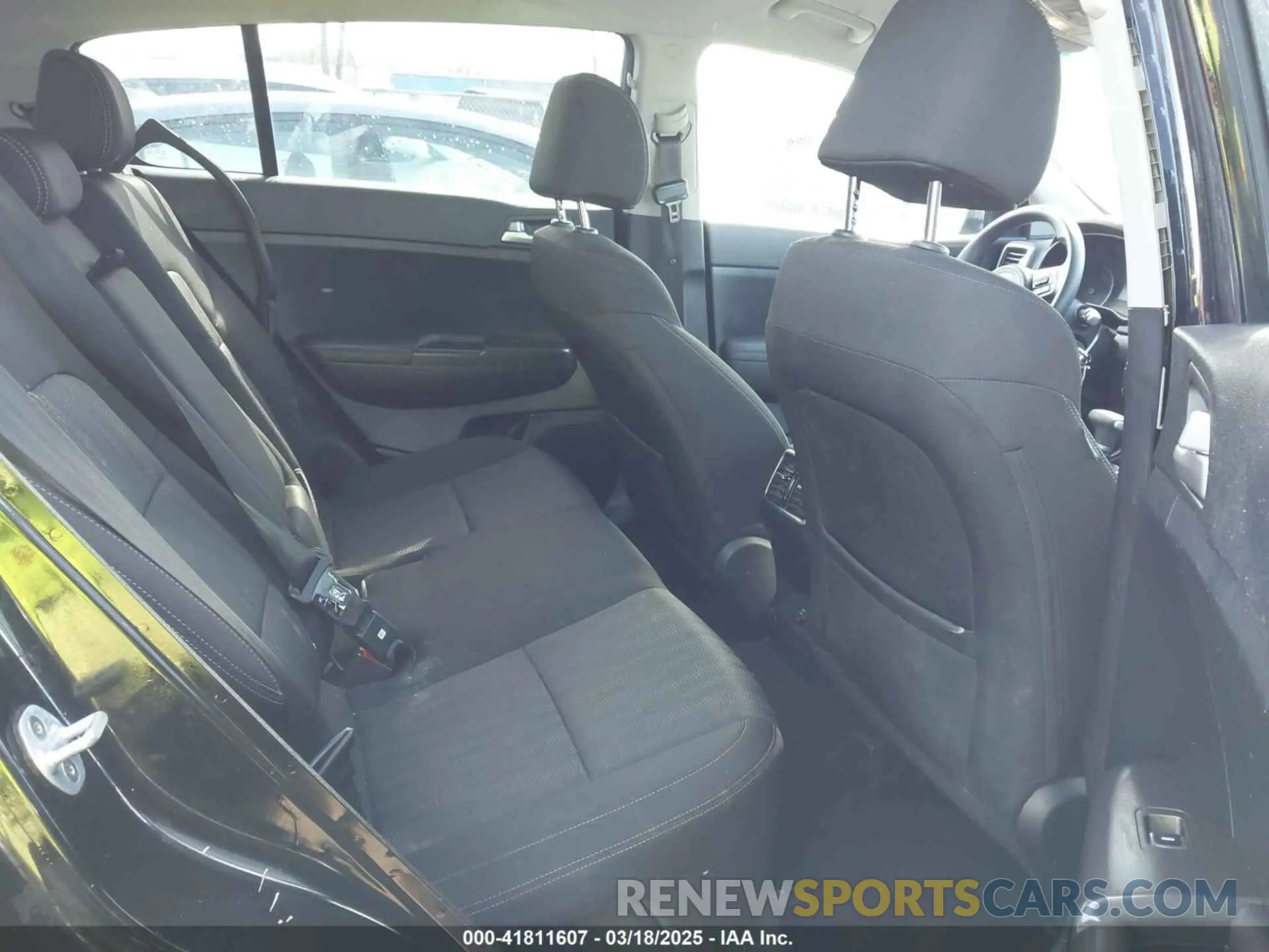 8 fotografías del automóvil dañado KNDPMCAC6K7616101 KIA SPORTAGE 2019