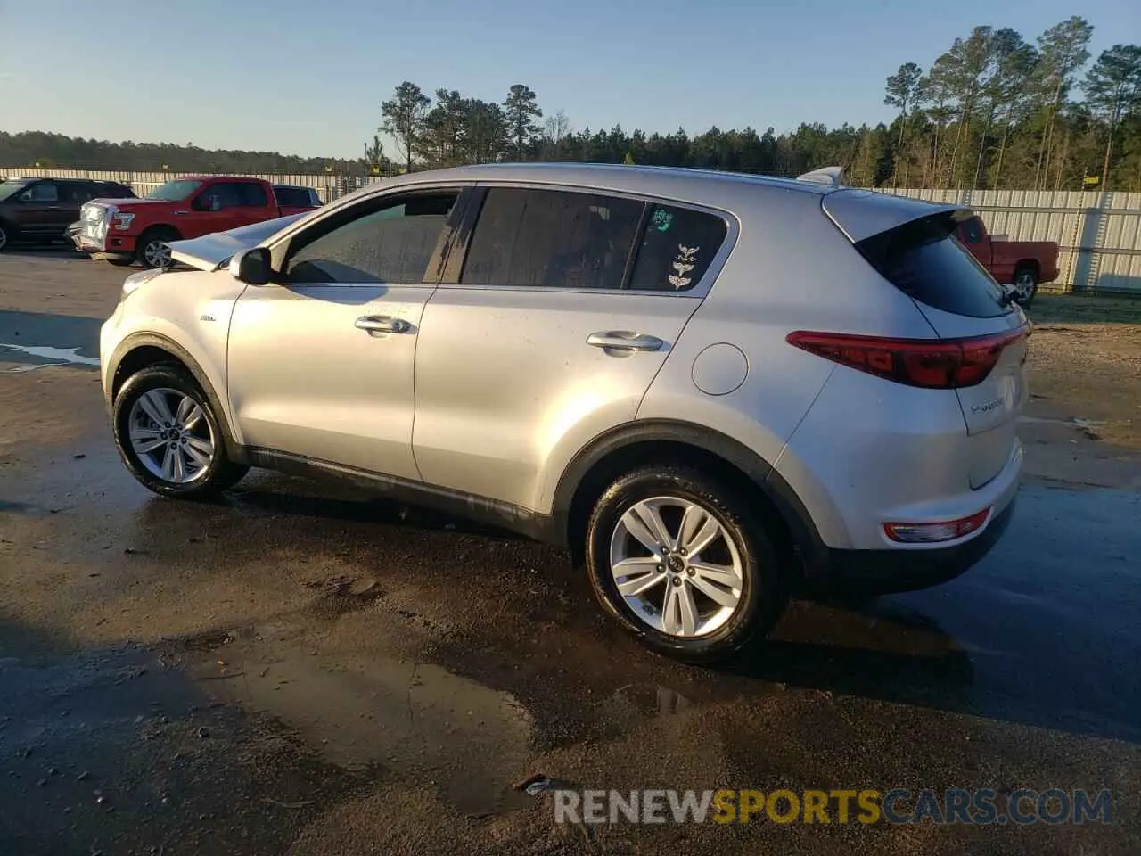 2 fotografías del automóvil dañado KNDPMCAC7K7591077 KIA SPORTAGE 2019