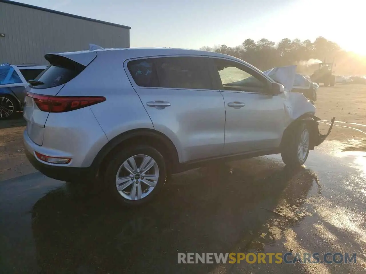 3 fotografías del automóvil dañado KNDPMCAC7K7591077 KIA SPORTAGE 2019