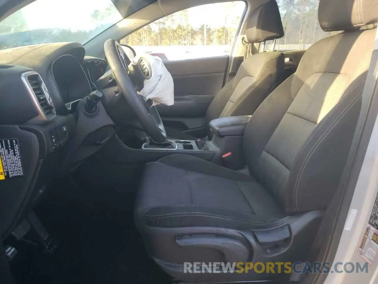 7 fotografías del automóvil dañado KNDPMCAC7K7591077 KIA SPORTAGE 2019