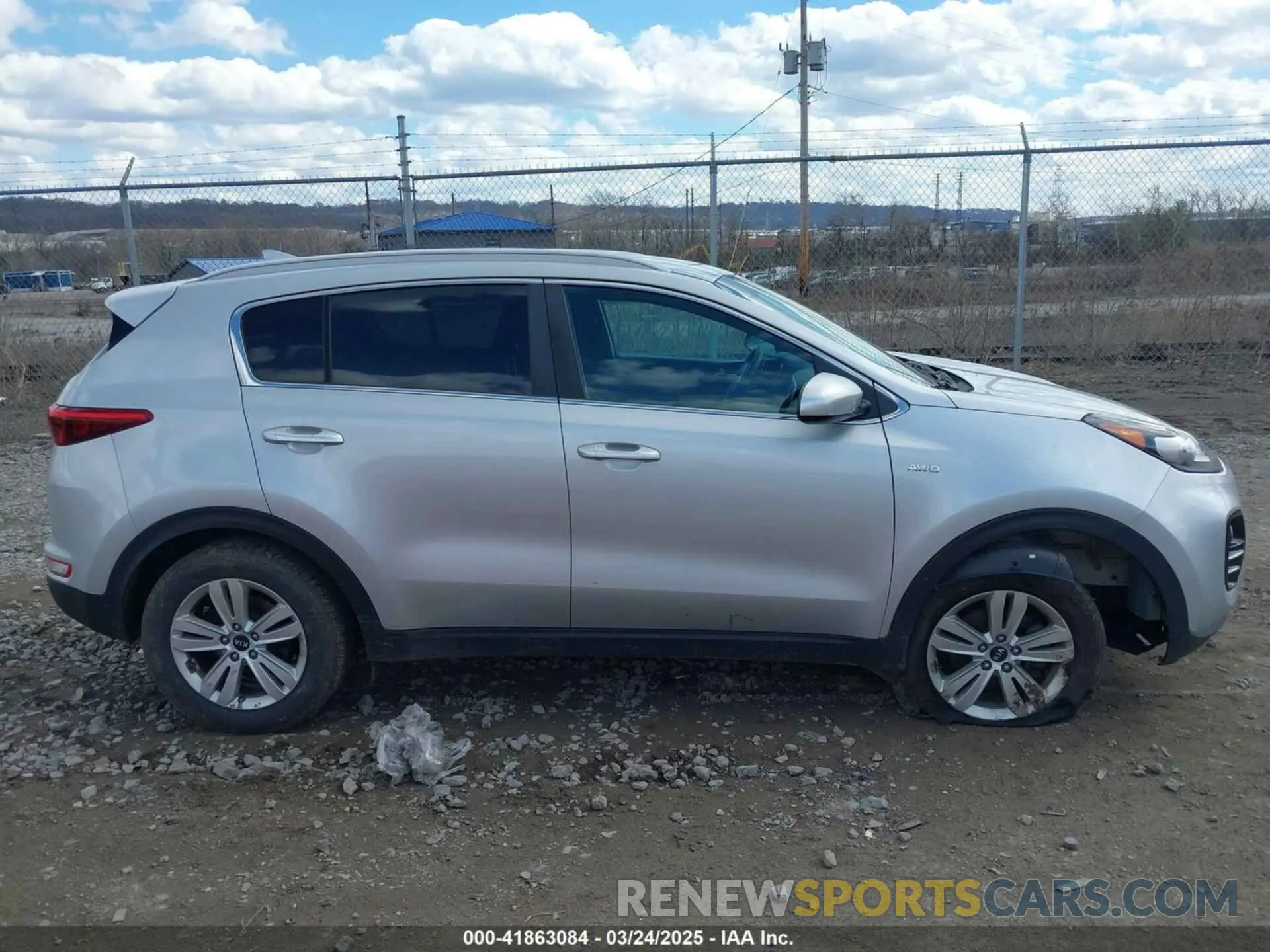 14 fotografías del automóvil dañado KNDPMCAC8K7501158 KIA SPORTAGE 2019