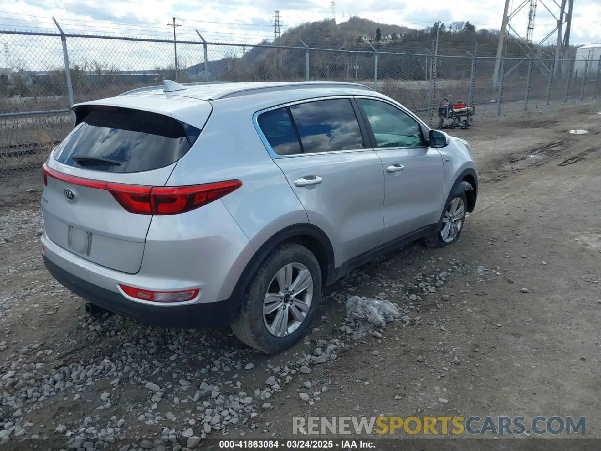 4 fotografías del automóvil dañado KNDPMCAC8K7501158 KIA SPORTAGE 2019