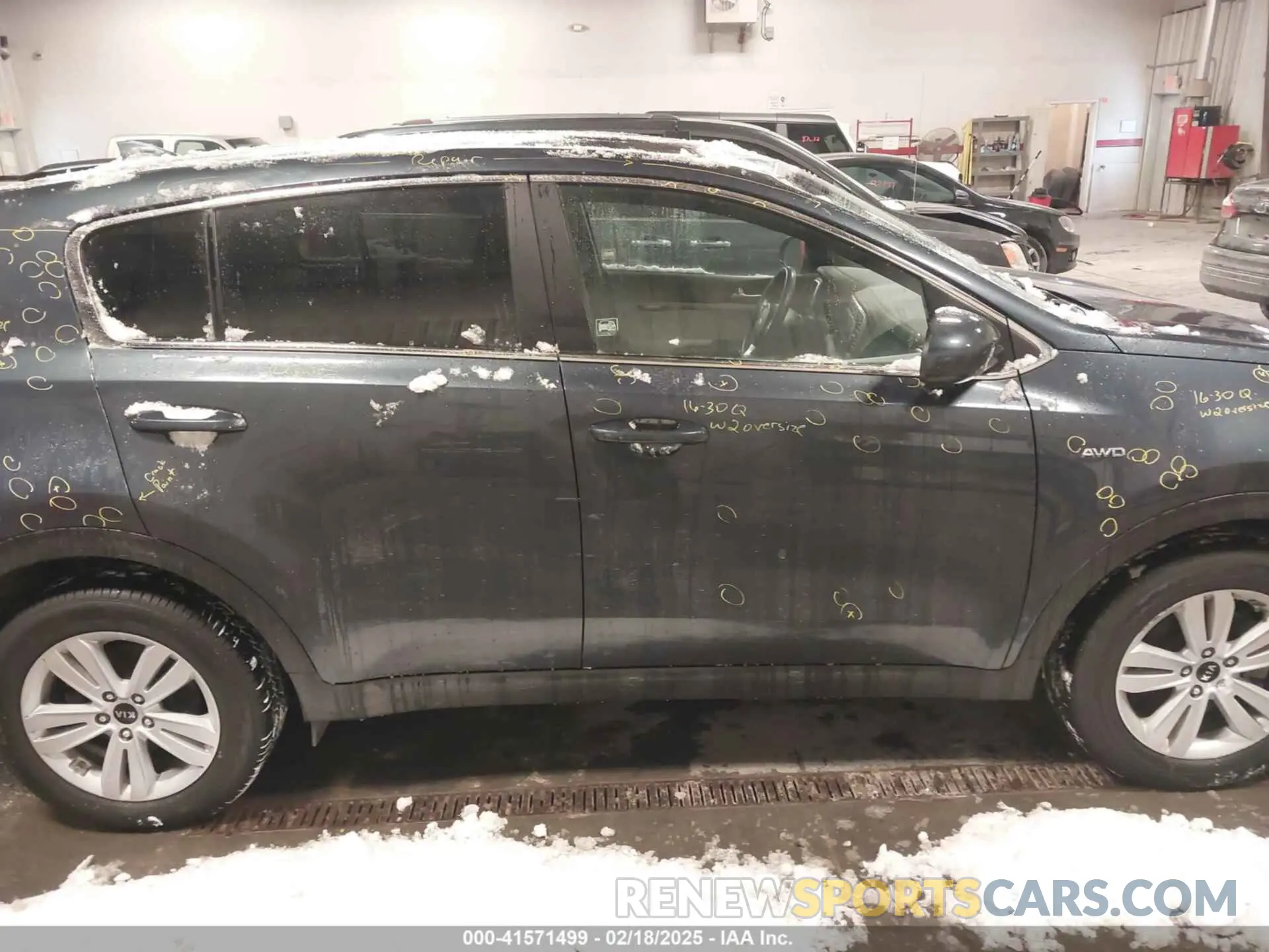 13 fotografías del automóvil dañado KNDPMCAC8K7523824 KIA SPORTAGE 2019