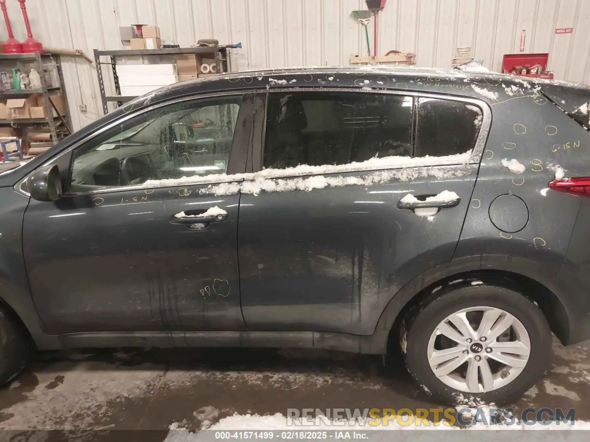 14 fotografías del automóvil dañado KNDPMCAC8K7523824 KIA SPORTAGE 2019
