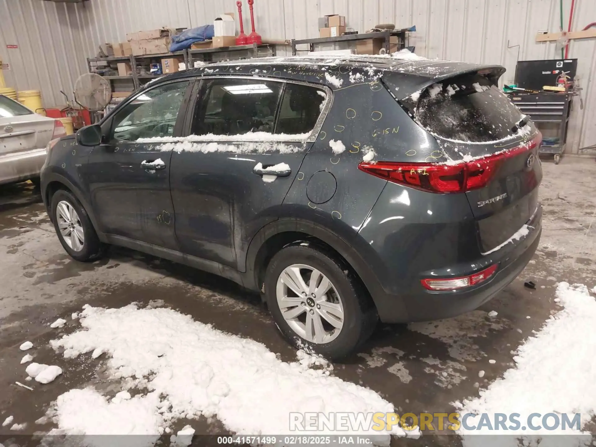 3 fotografías del automóvil dañado KNDPMCAC8K7523824 KIA SPORTAGE 2019