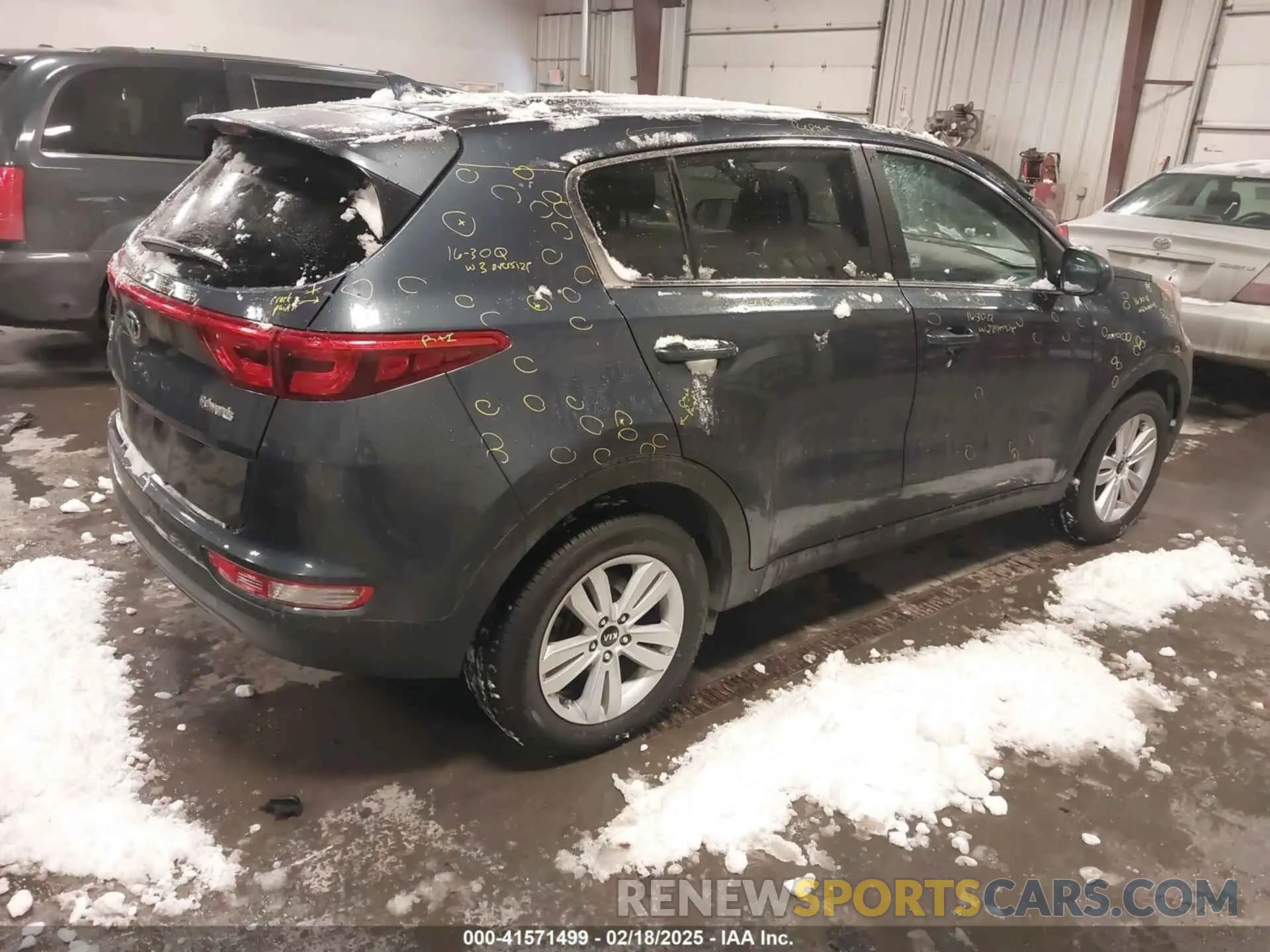 4 fotografías del automóvil dañado KNDPMCAC8K7523824 KIA SPORTAGE 2019
