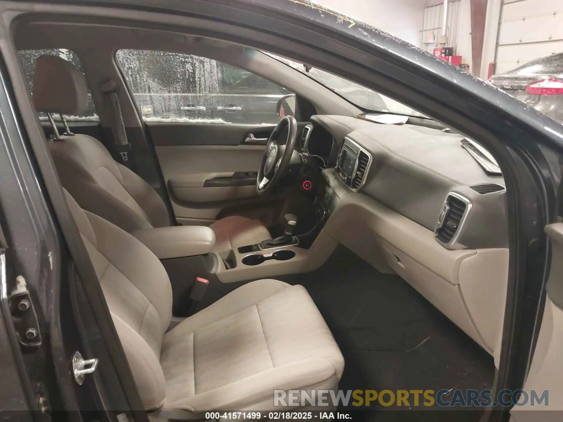 5 fotografías del automóvil dañado KNDPMCAC8K7523824 KIA SPORTAGE 2019