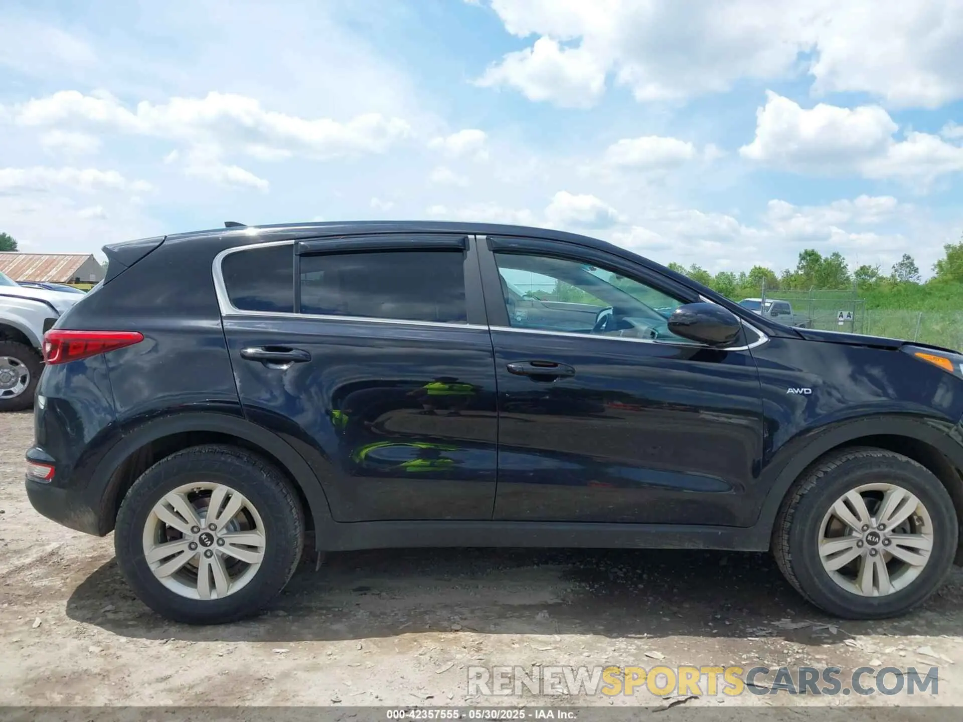 13 fotografías del automóvil dañado KNDPMCAC8K7619937 KIA SPORTAGE 2019
