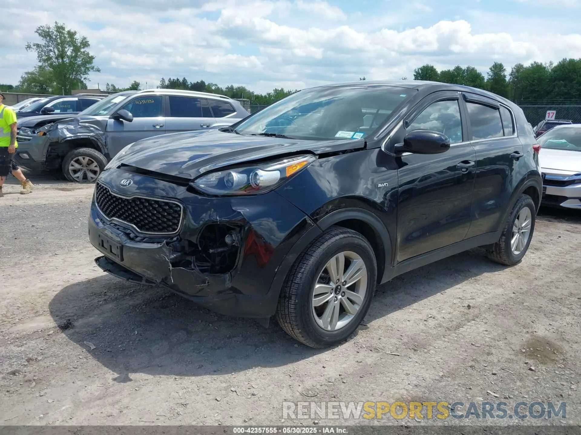 2 fotografías del automóvil dañado KNDPMCAC8K7619937 KIA SPORTAGE 2019