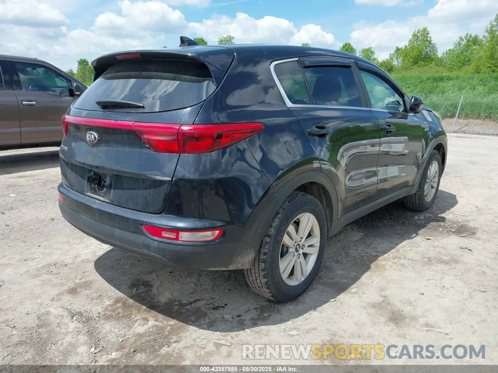 4 fotografías del automóvil dañado KNDPMCAC8K7619937 KIA SPORTAGE 2019