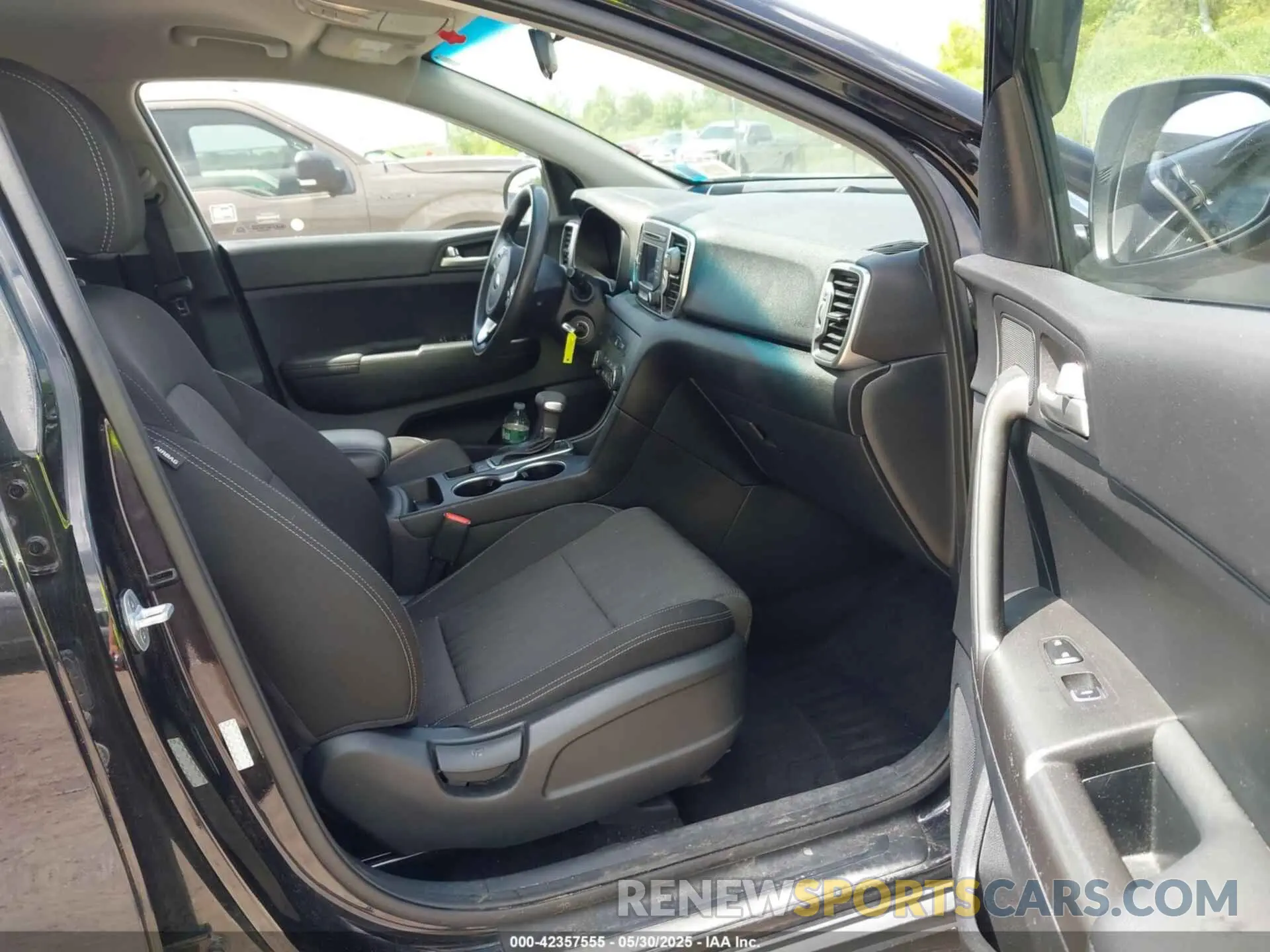 5 fotografías del automóvil dañado KNDPMCAC8K7619937 KIA SPORTAGE 2019