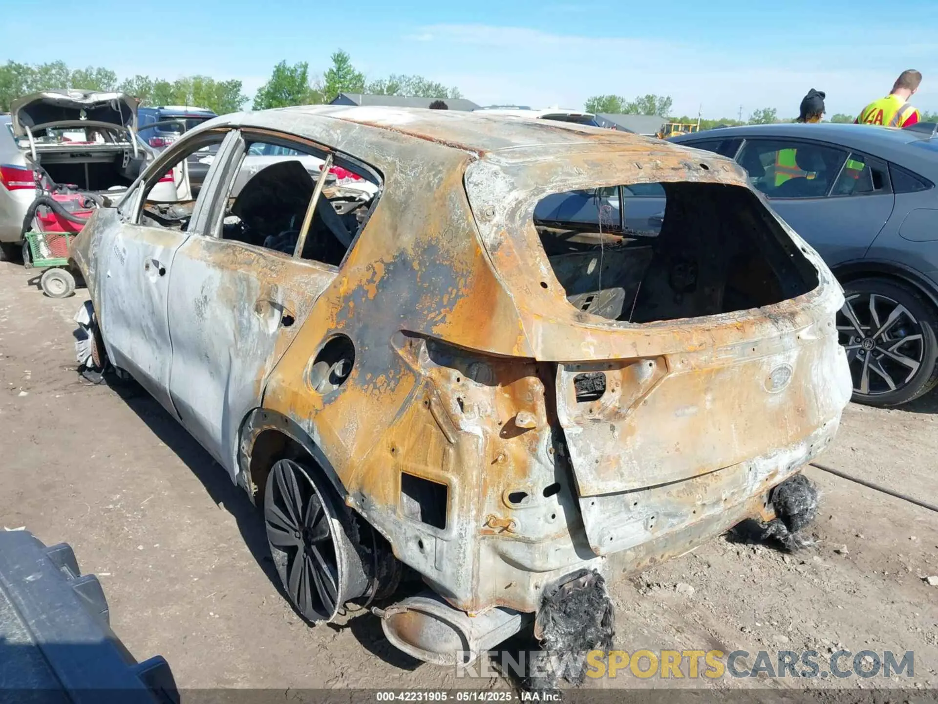 3 fotografías del automóvil dañado KNDPMCAC9K7507471 KIA SPORTAGE 2019
