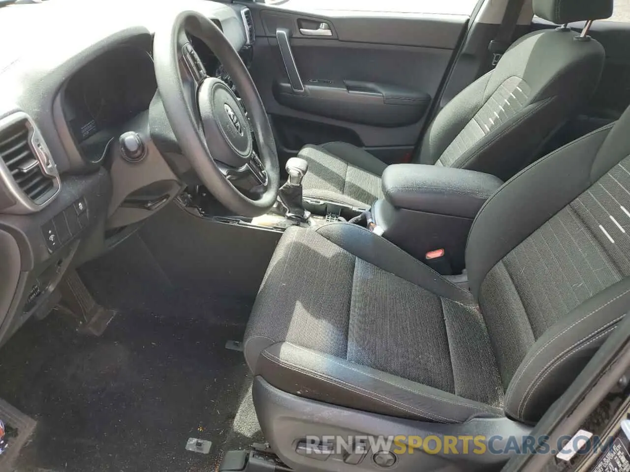 7 fotografías del automóvil dañado KNDPMCAC9K7579156 KIA SPORTAGE 2019