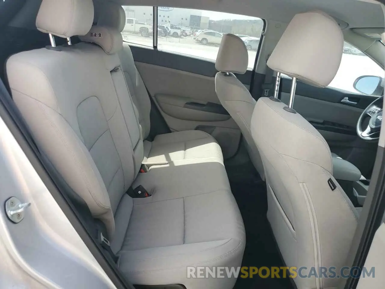 11 fotografías del automóvil dañado KNDPMCACXK7553701 KIA SPORTAGE 2019