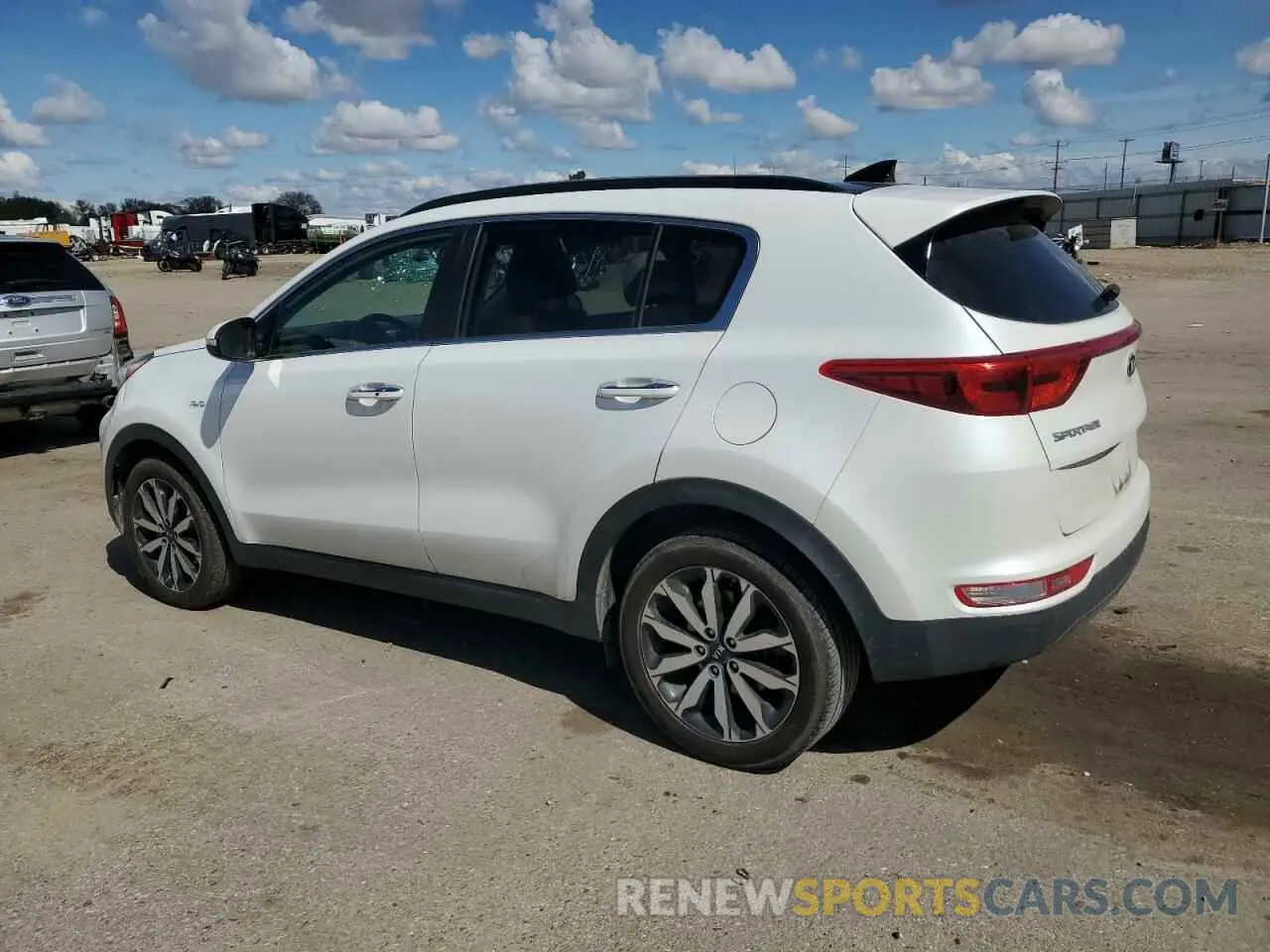 2 fotografías del automóvil dañado KNDPNCAC0K7532501 KIA SPORTAGE 2019
