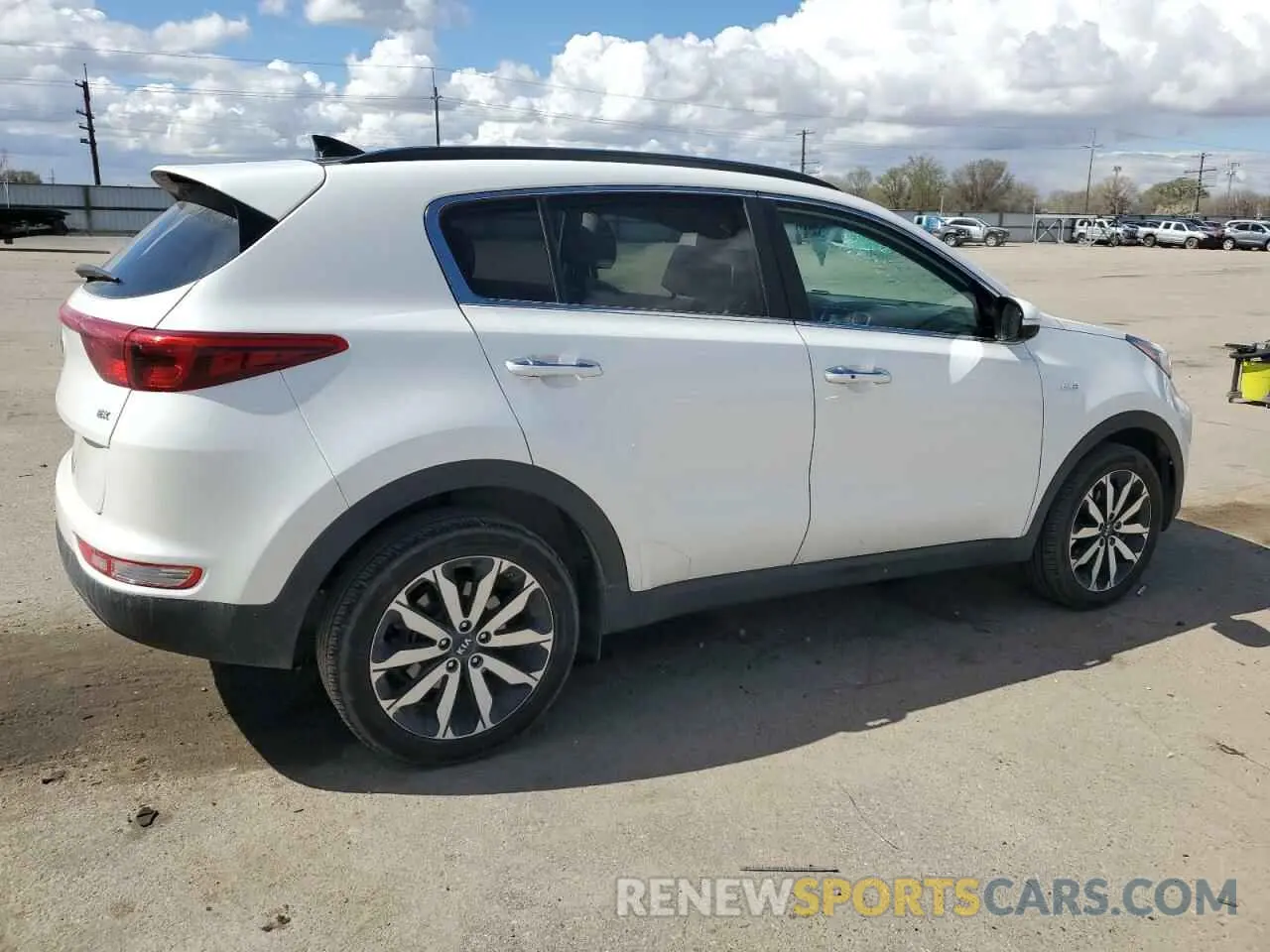 3 fotografías del automóvil dañado KNDPNCAC0K7532501 KIA SPORTAGE 2019