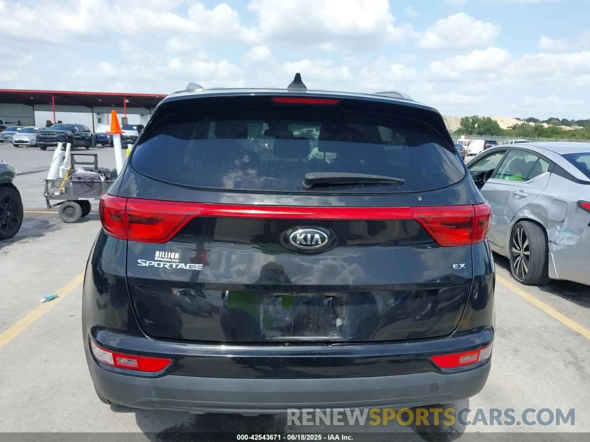 17 fotografías del automóvil dañado KNDPNCAC6K7582268 KIA SPORTAGE 2019