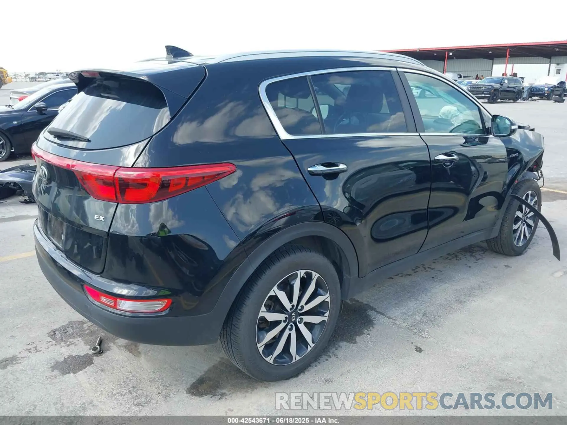 4 fotografías del automóvil dañado KNDPNCAC6K7582268 KIA SPORTAGE 2019