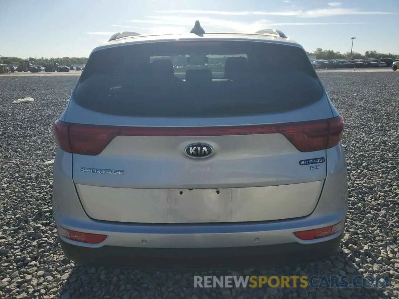 6 fotografías del automóvil dañado KNDPNCAC7K7579363 KIA SPORTAGE 2019