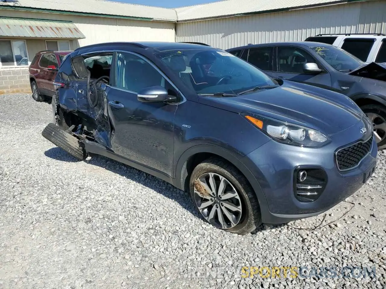 4 fotografías del automóvil dañado KNDPNCAC7K7597071 KIA SPORTAGE 2019
