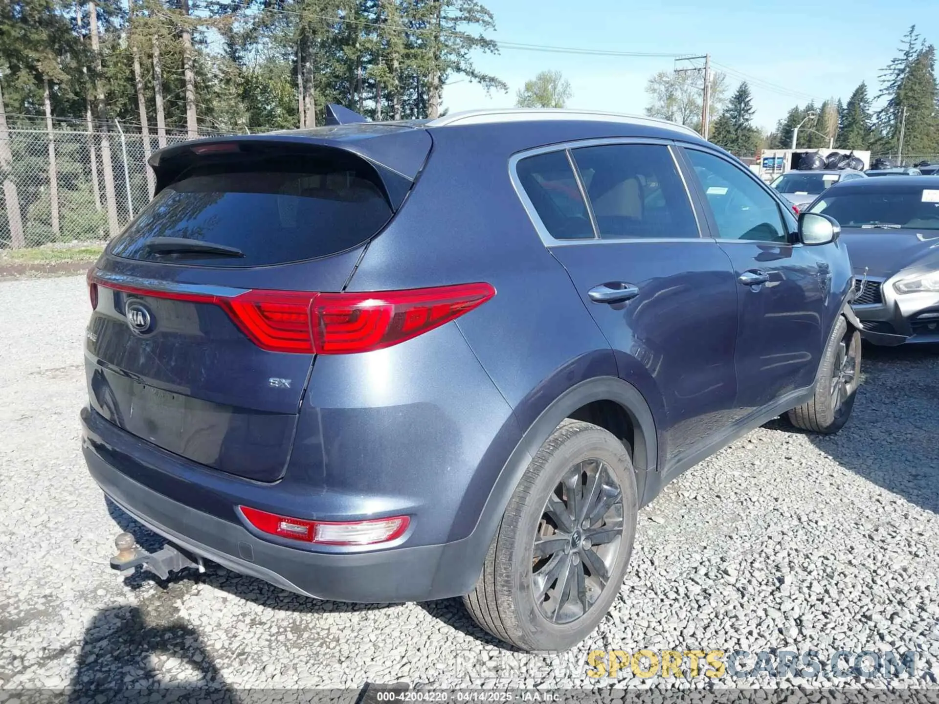 4 fotografías del automóvil dañado KNDPNCAC7K7615908 KIA SPORTAGE 2019