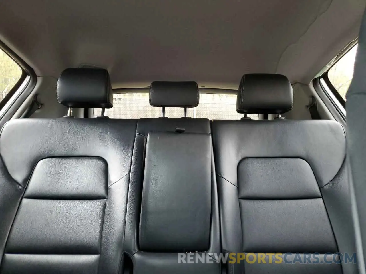 10 fotografías del automóvil dañado KNDPNCACXK7542002 KIA SPORTAGE 2019