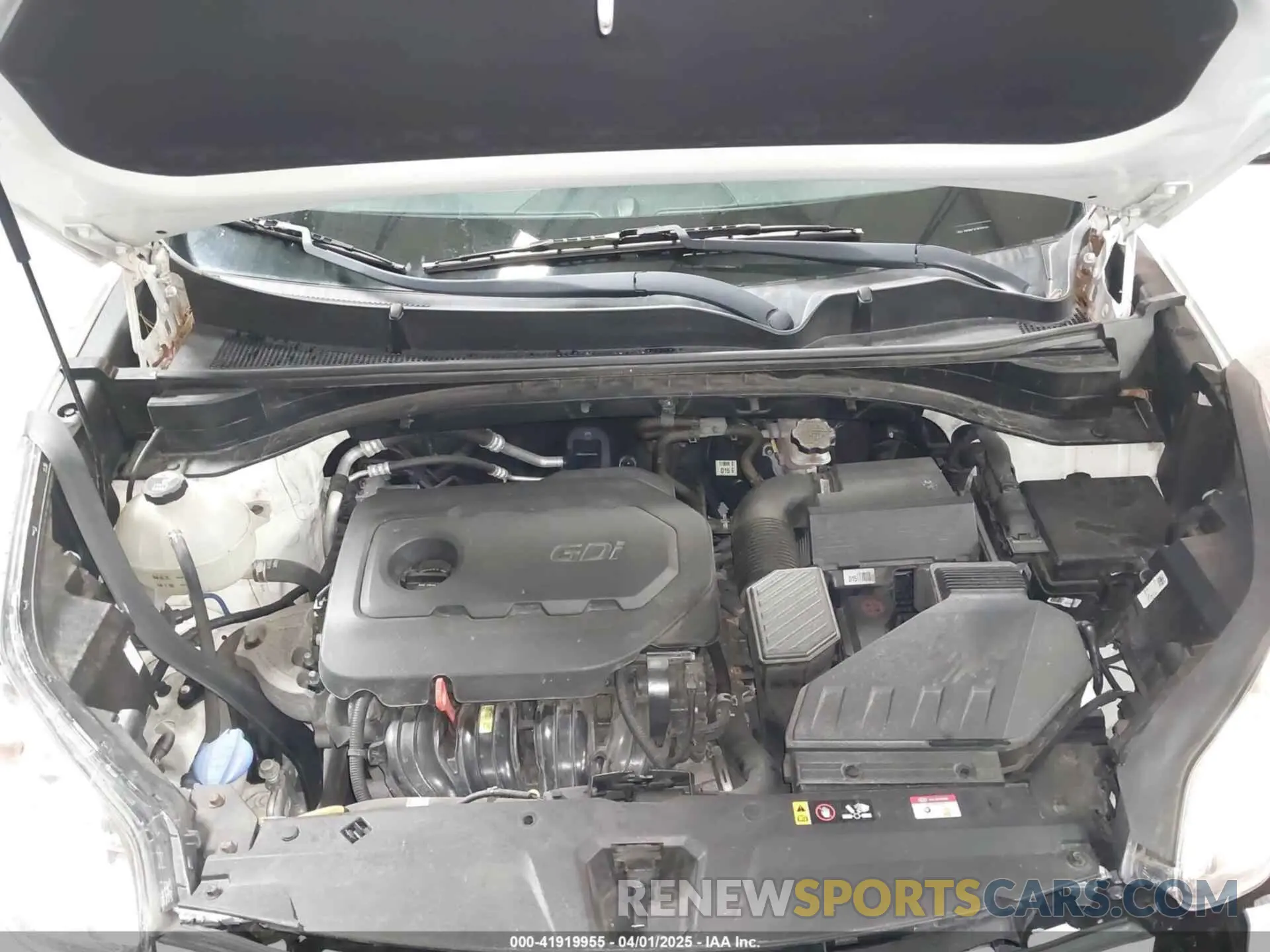 10 fotografías del automóvil dañado KNDPNCACXK7571757 KIA SPORTAGE 2019