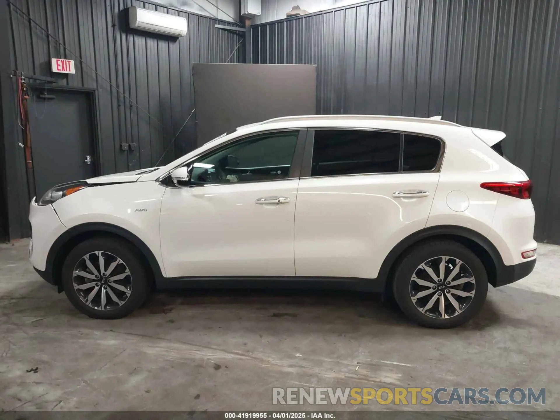 14 fotografías del automóvil dañado KNDPNCACXK7571757 KIA SPORTAGE 2019