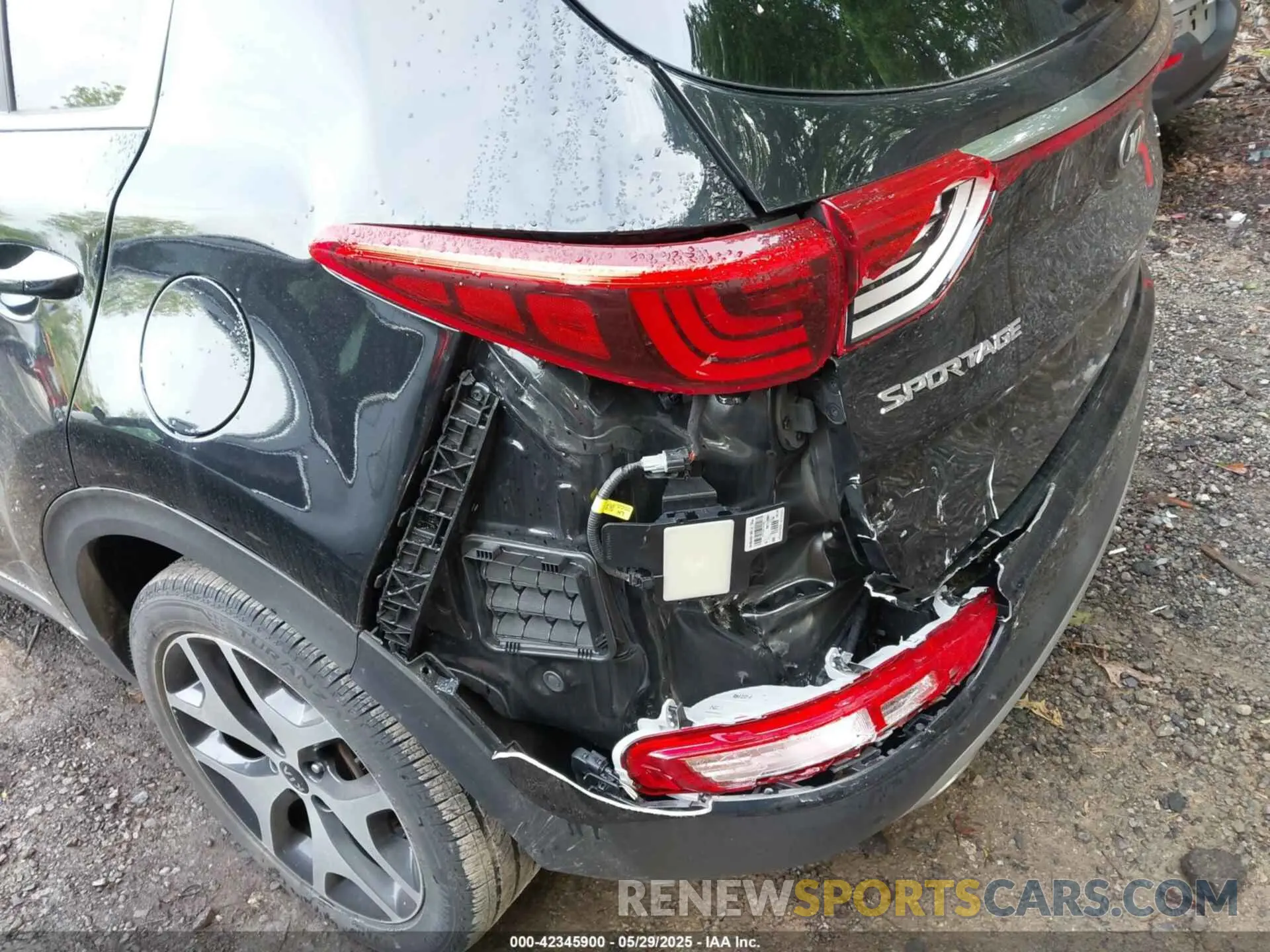 17 fotografías del automóvil dañado KNDPRCA62K7616978 KIA SPORTAGE 2019
