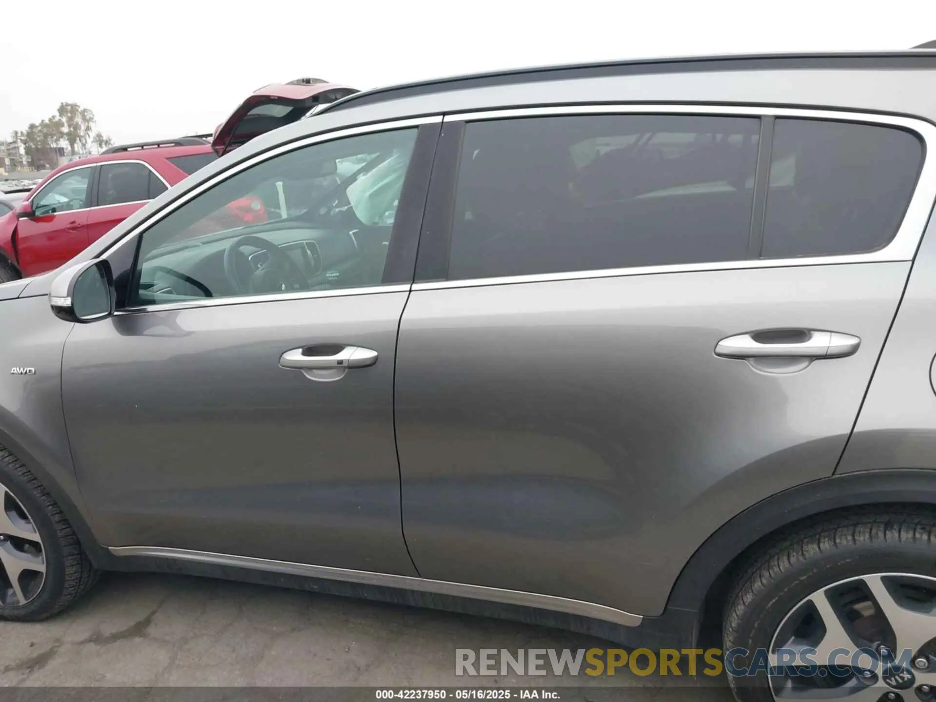 14 fotografías del automóvil dañado KNDPRCA69K7540272 KIA SPORTAGE 2019