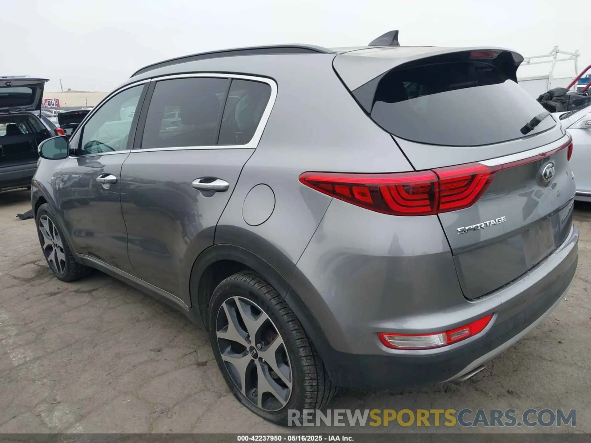 3 fotografías del automóvil dañado KNDPRCA69K7540272 KIA SPORTAGE 2019