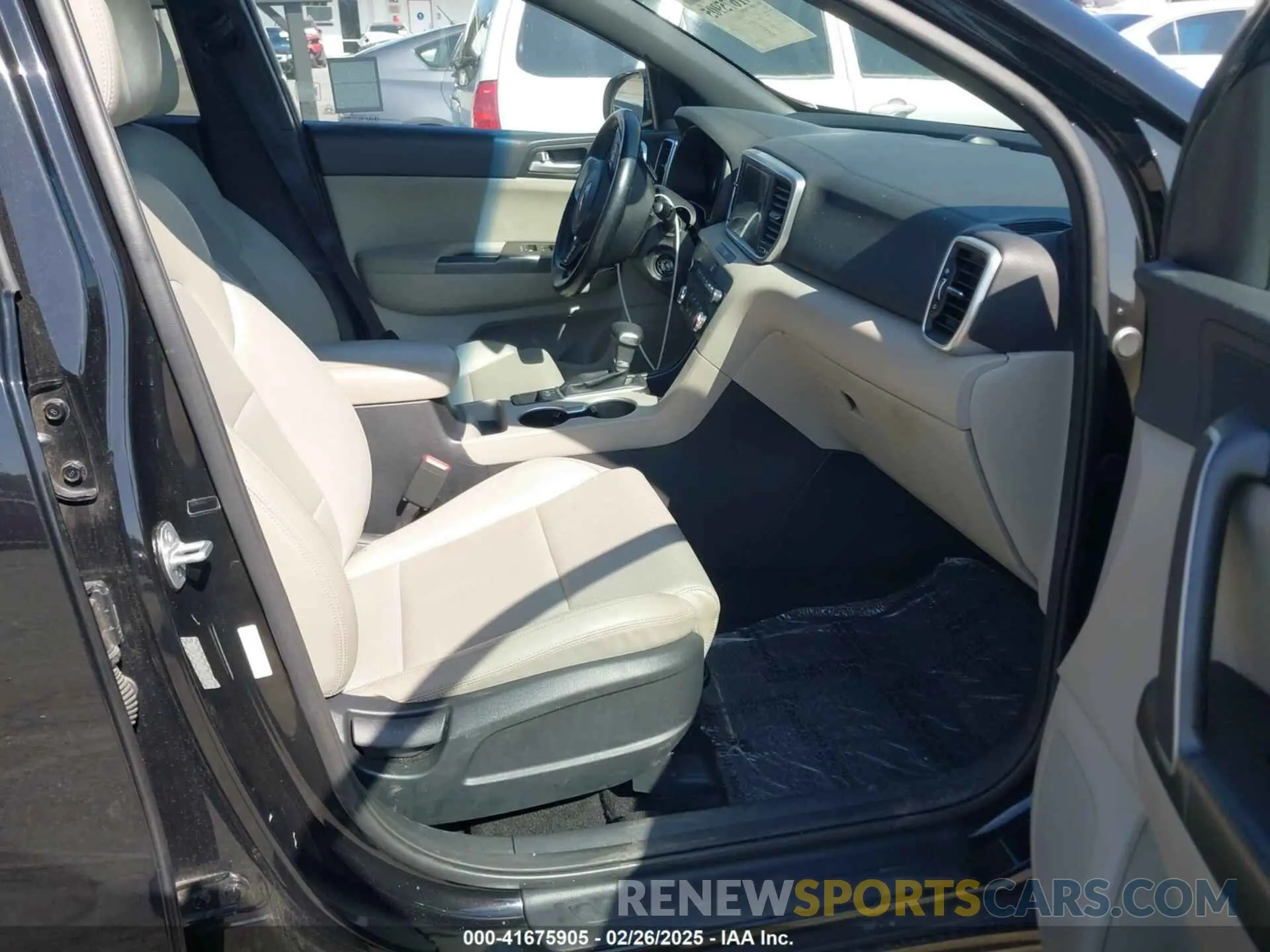 5 fotografías del automóvil dañado KNDP63AC0L7691095 KIA SPORTAGE 2020