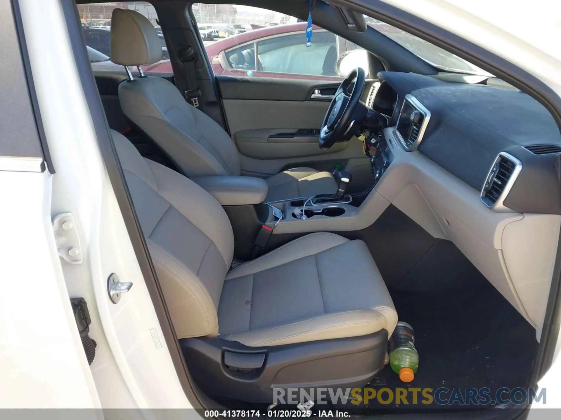 5 fotografías del automóvil dañado KNDP63AC2L7661774 KIA SPORTAGE 2020