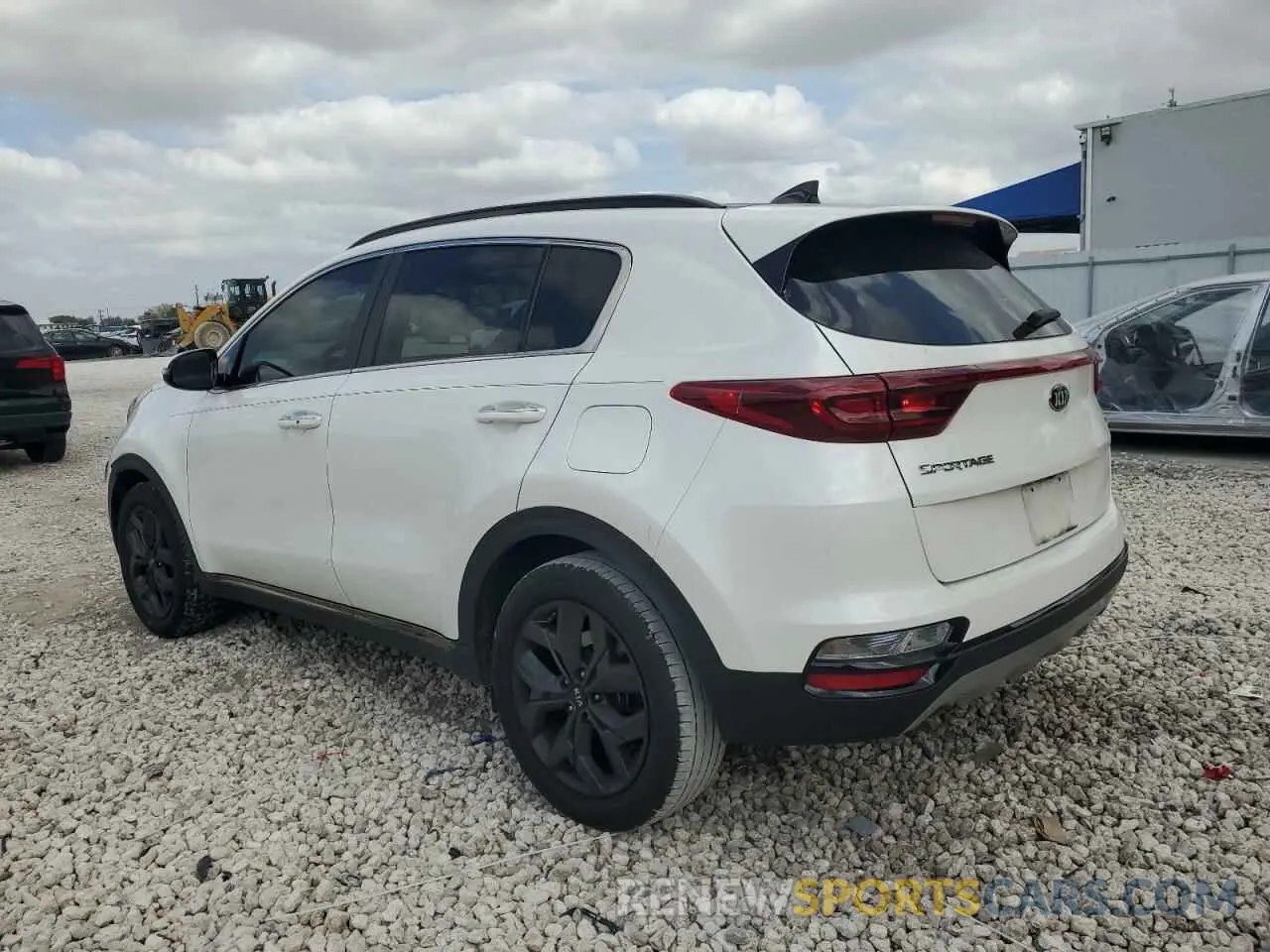 2 fotografías del automóvil dañado KNDP63AC2L7682656 KIA SPORTAGE 2020