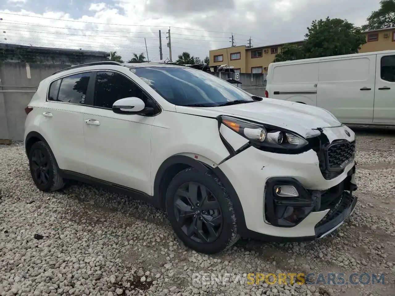 4 fotografías del automóvil dañado KNDP63AC2L7682656 KIA SPORTAGE 2020