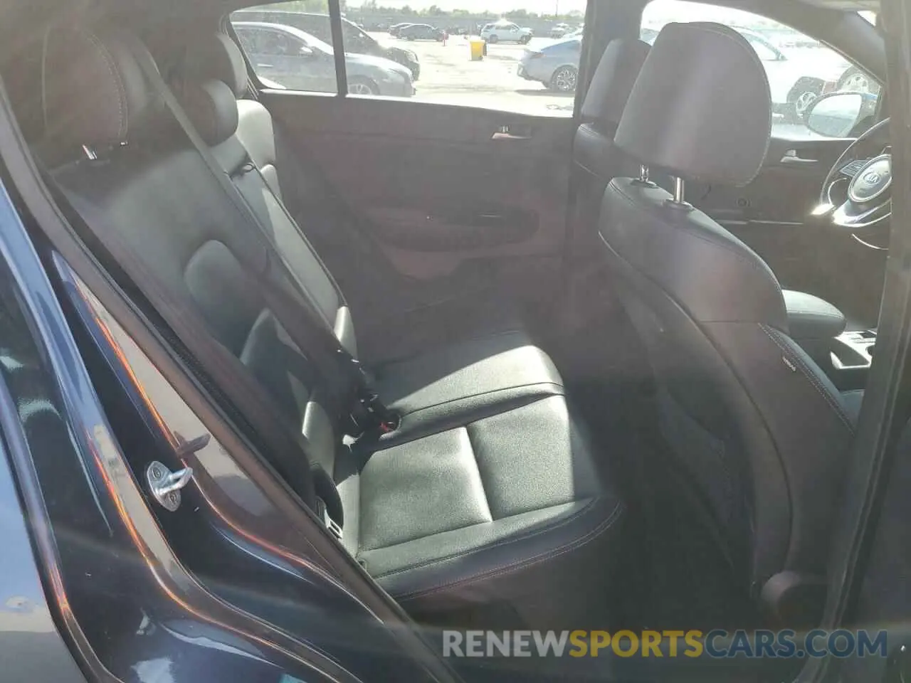 11 fotografías del automóvil dañado KNDP63AC2L7754729 KIA SPORTAGE 2020