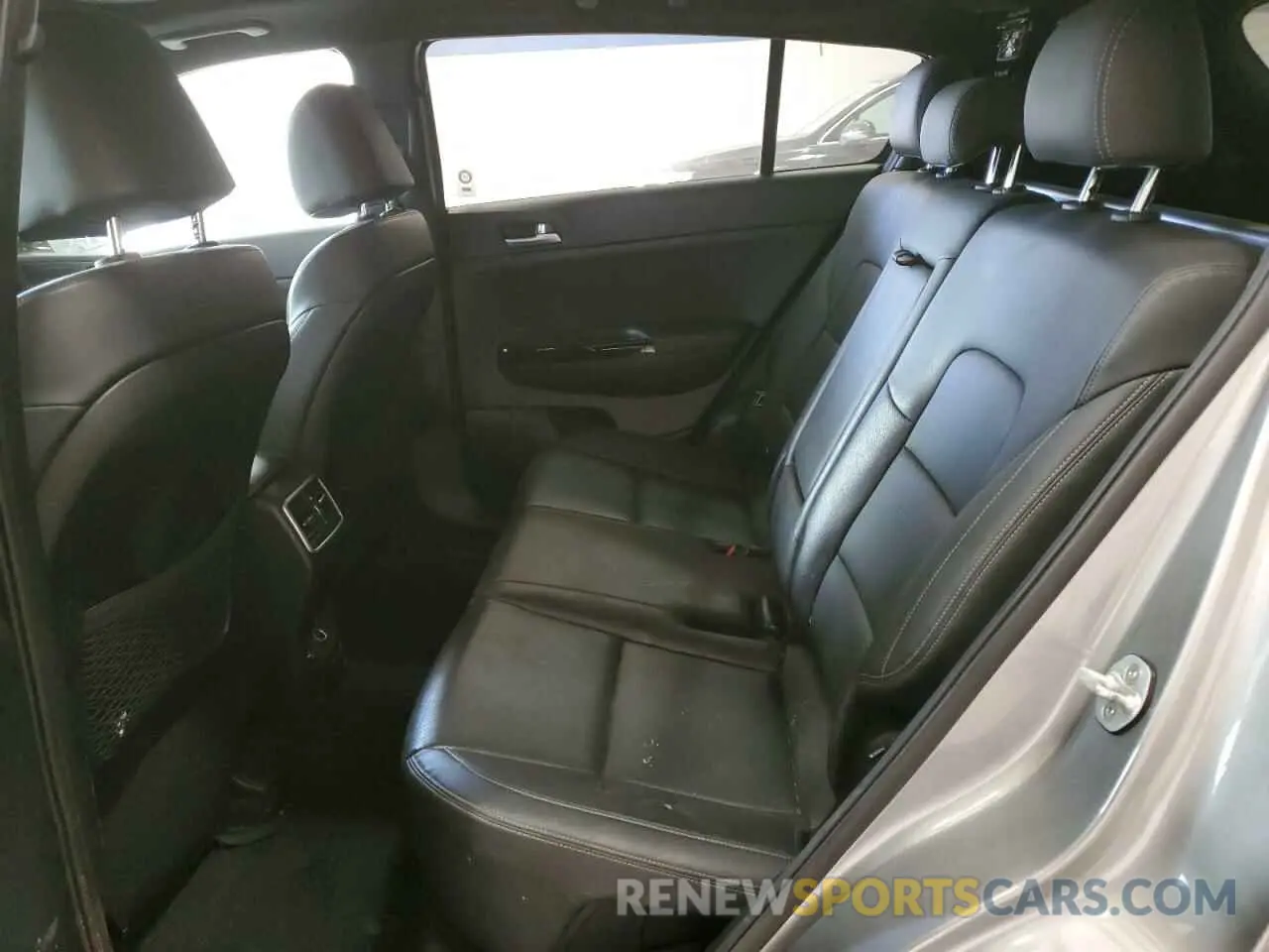 11 fotografías del automóvil dañado KNDP63AC5L7754997 KIA SPORTAGE 2020