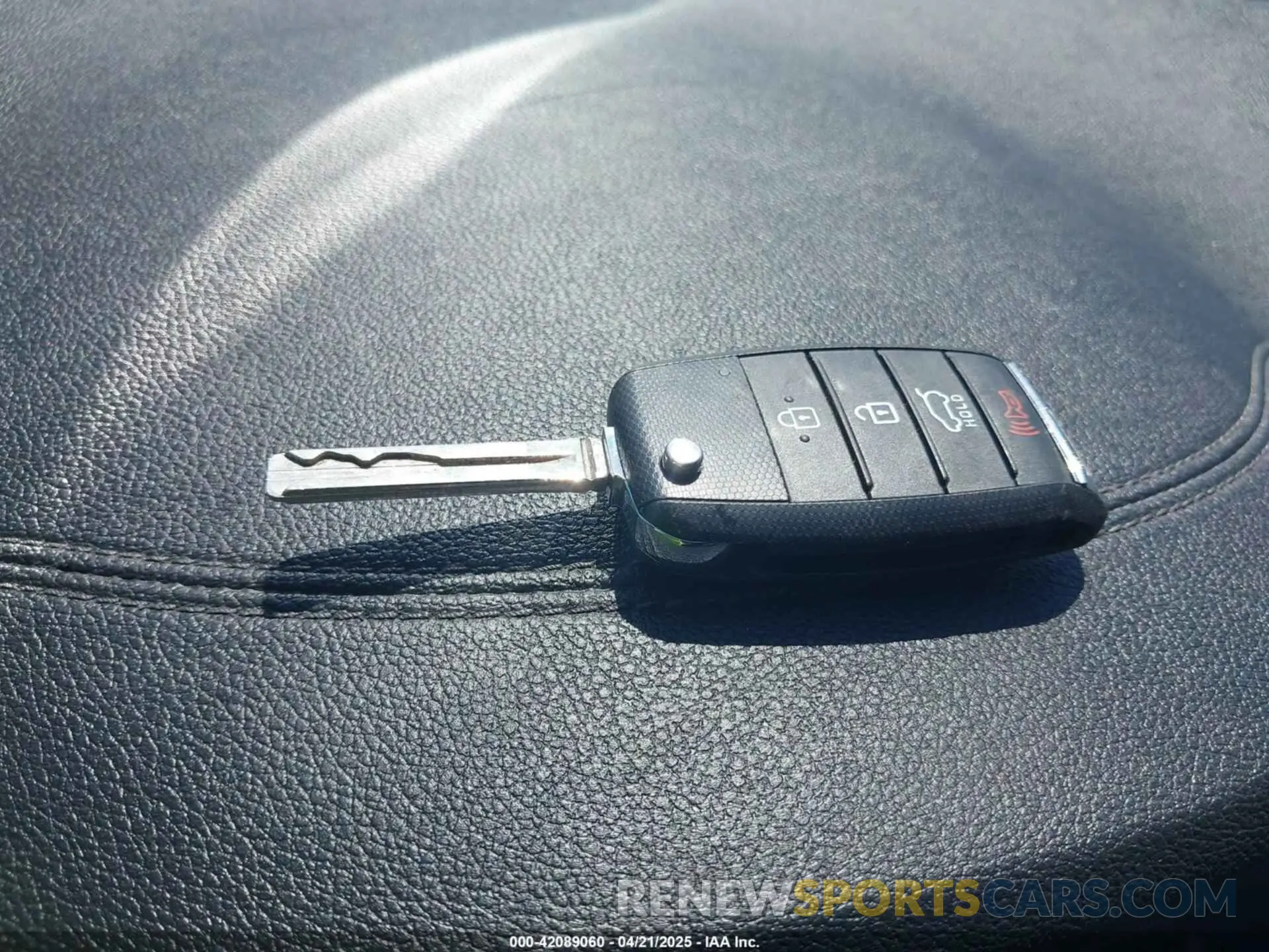 11 fotografías del automóvil dañado KNDP63AC8L7789078 KIA SPORTAGE 2020