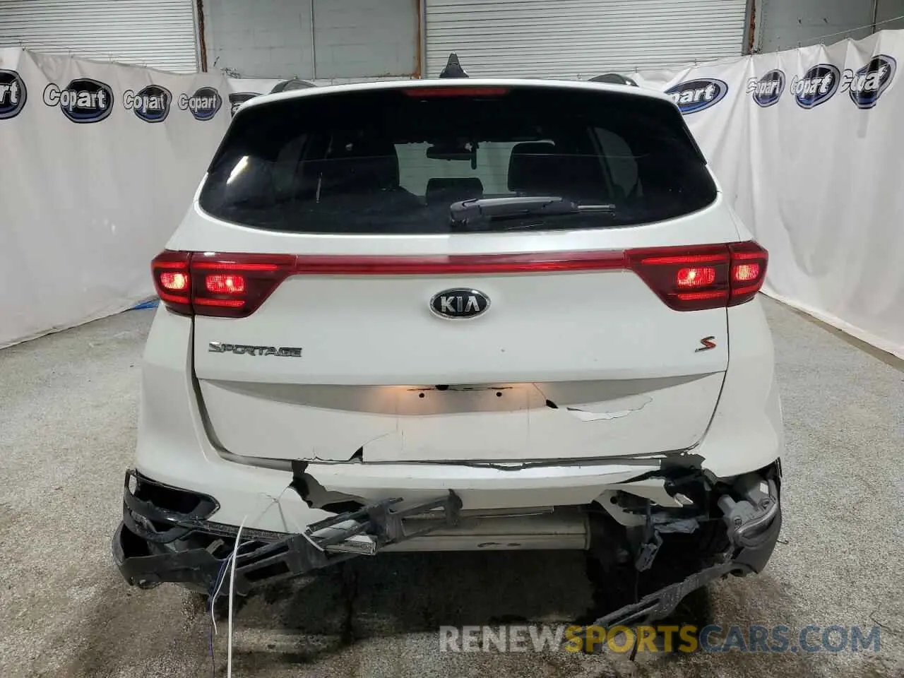 6 fotografías del automóvil dañado KNDP63AC8L7792112 KIA SPORTAGE 2020